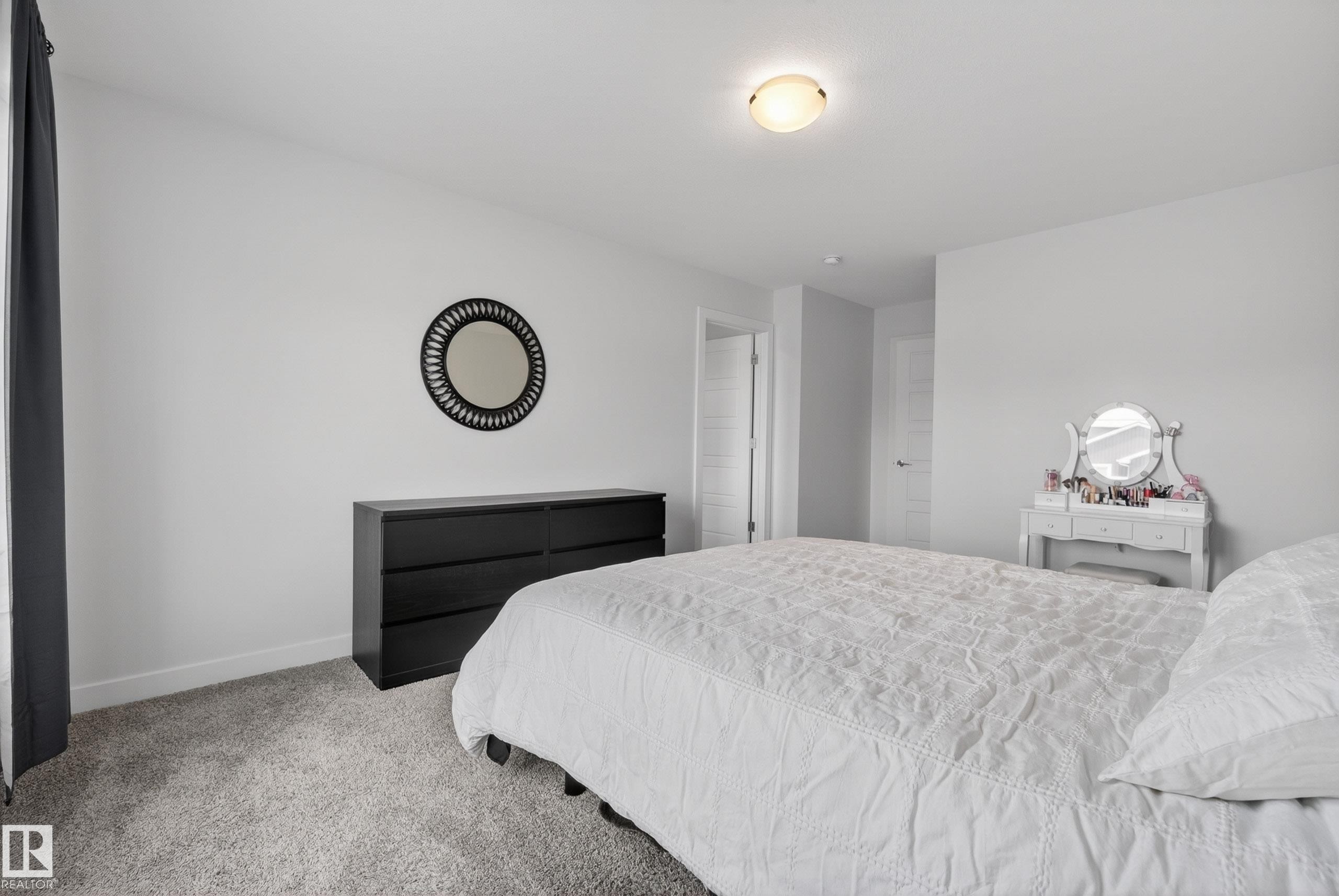 9309 Pear Link Link, Edmonton, AB - Indoor Photo Showing Bedroom