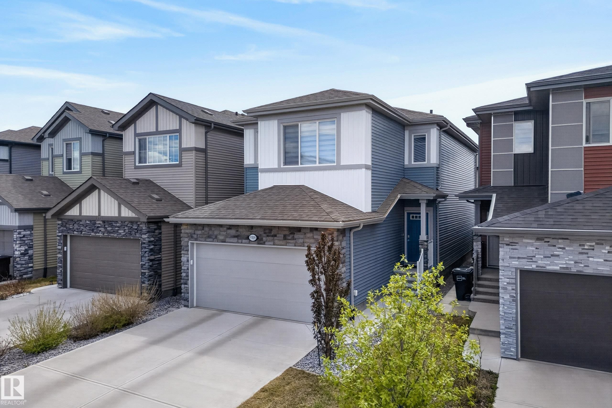 9309 Pear Link Link, Edmonton, AB - Outdoor With Facade