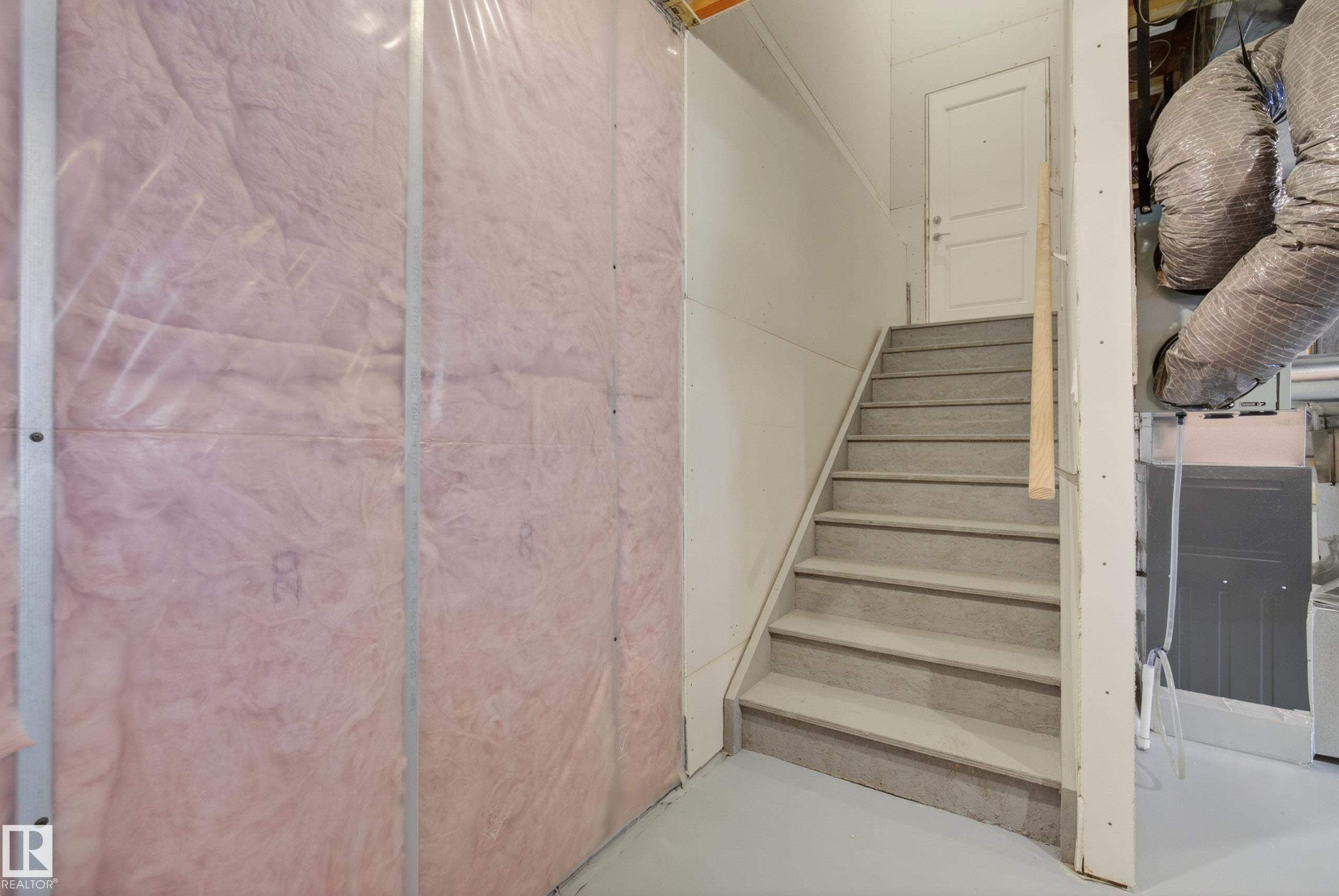 9309 Pear Link Link, Edmonton, AB - Indoor