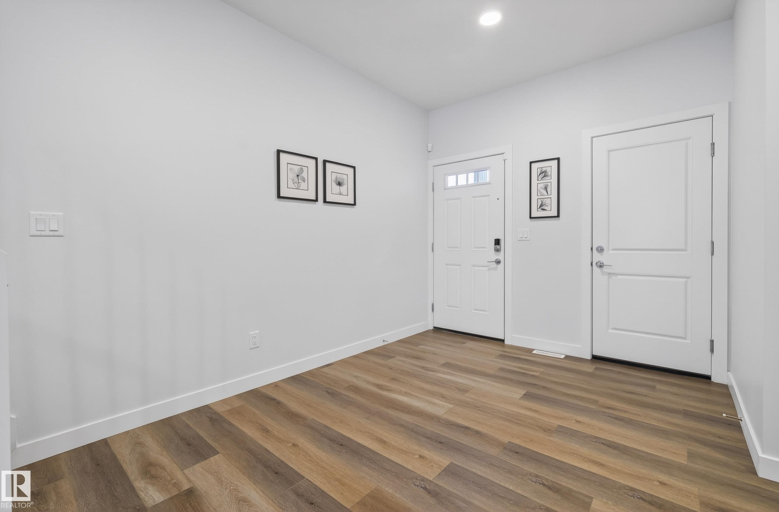 9309 Pear Link Link, Edmonton, AB - Indoor Photo Showing Other Room