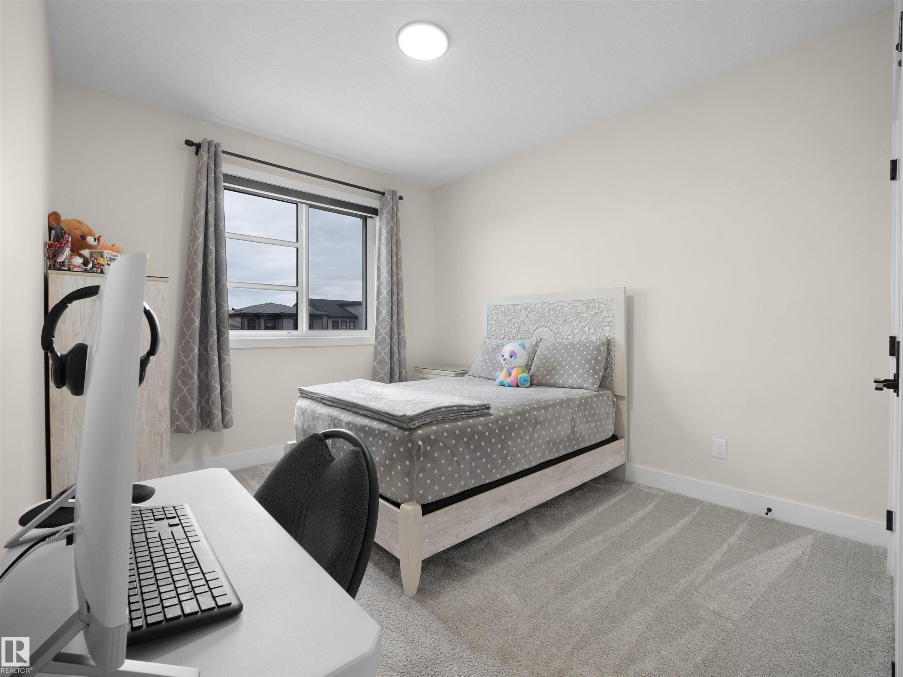 7214 Kiviaq Link, Edmonton, AB - Indoor Photo Showing Bedroom