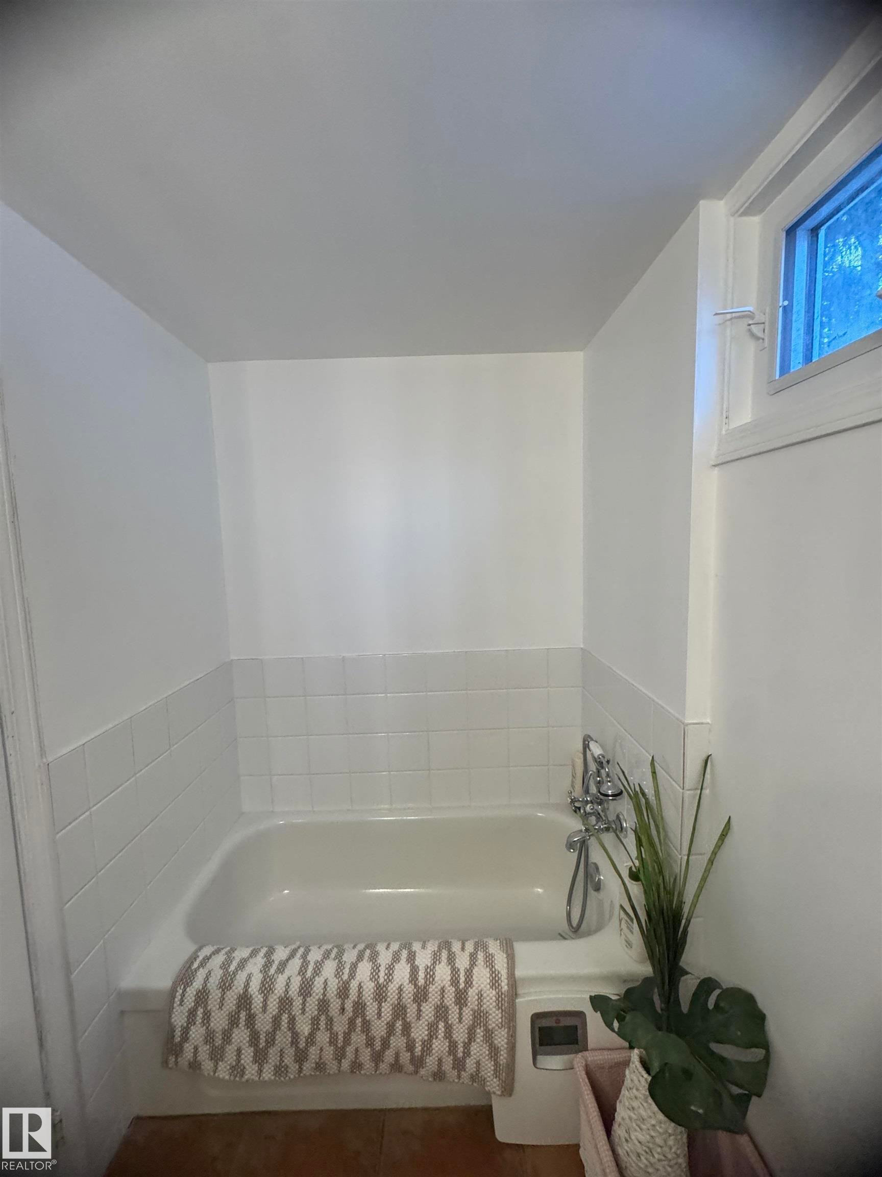 #8 Beaver Crescent, Rural Westlock County, AB - Indoor Photo Showing Bathroom