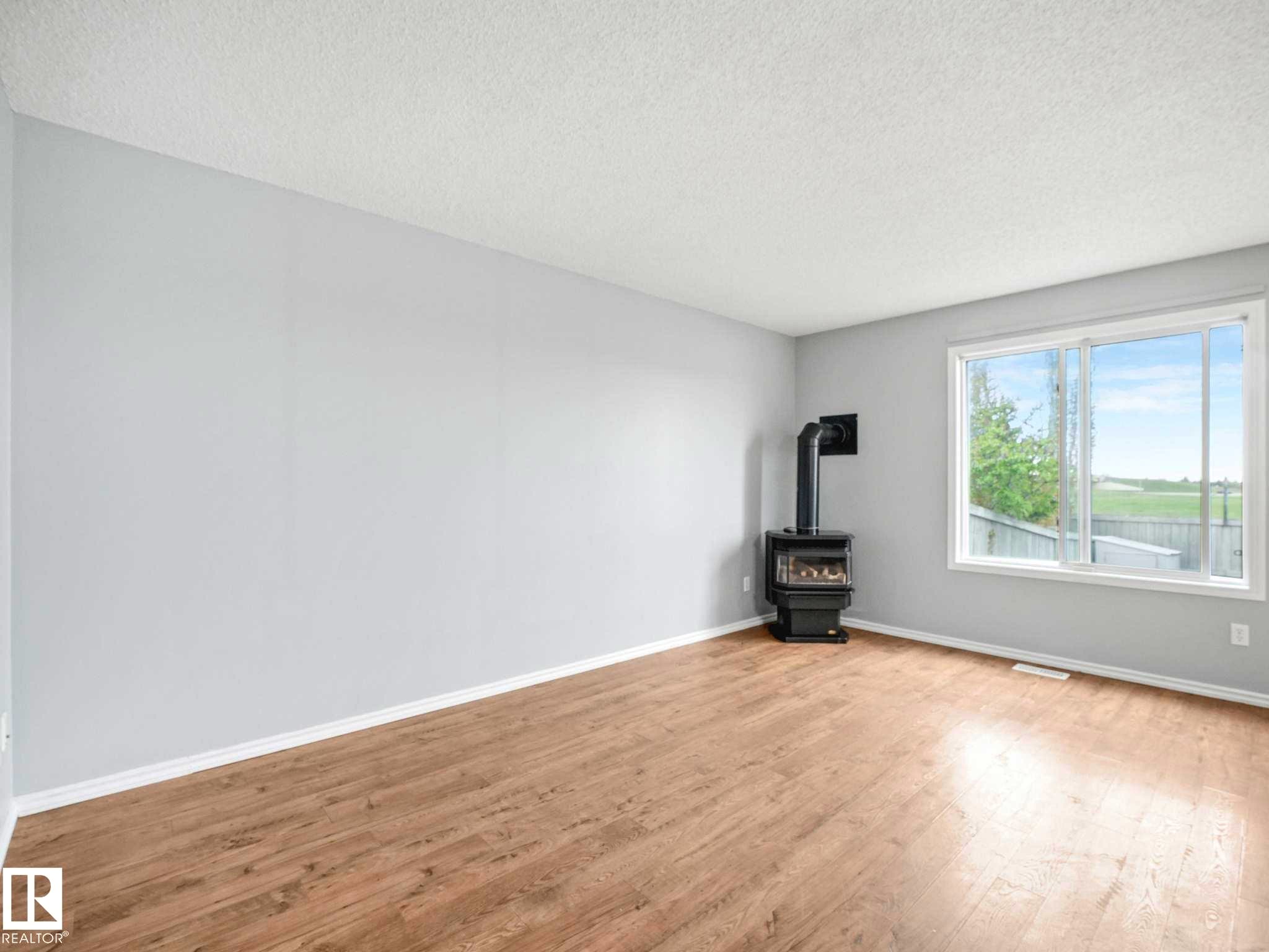 6424 1A Avenue, Edmonton, AB - Indoor