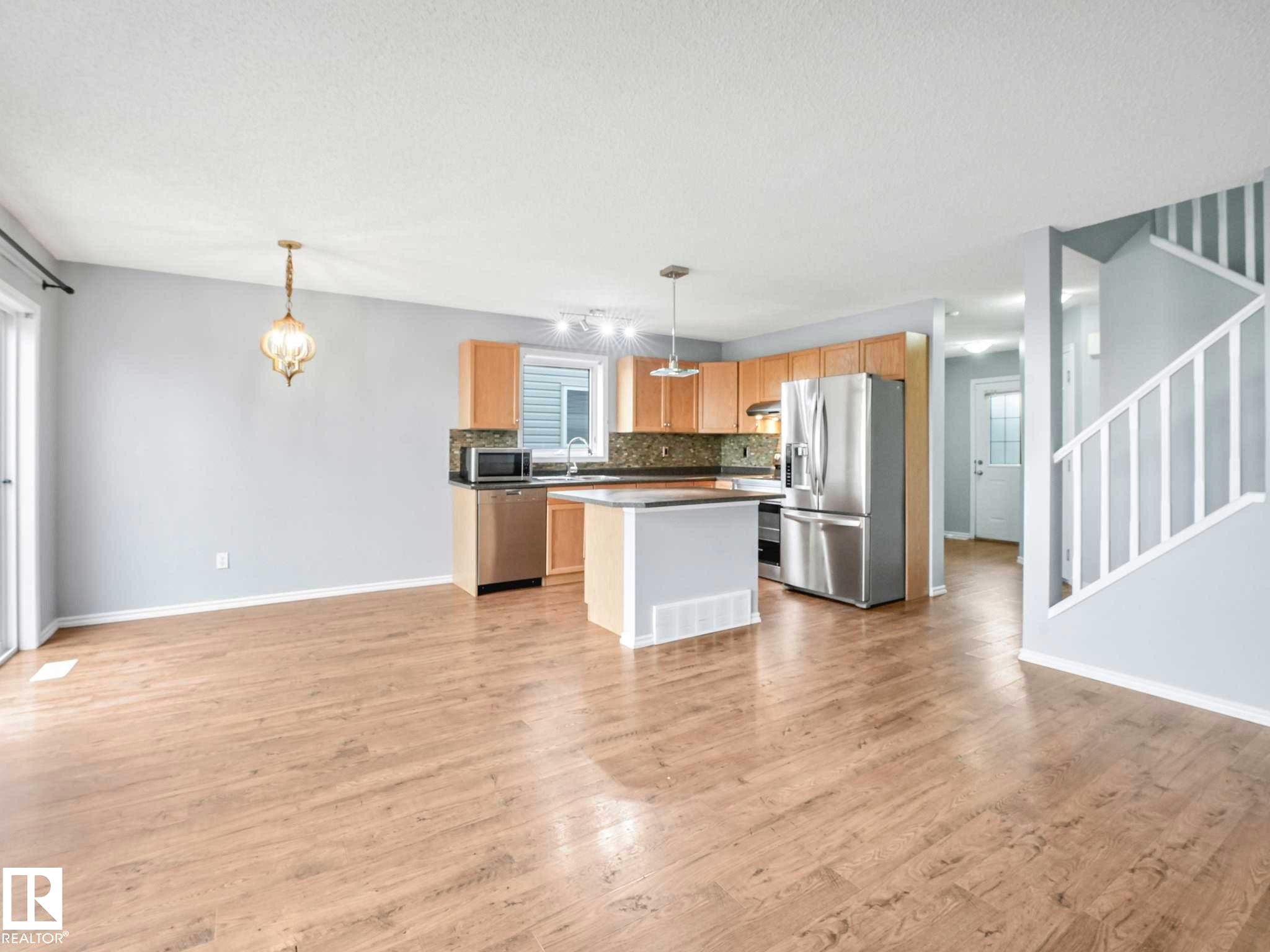 6424 1A Avenue, Edmonton, AB - Indoor Photo Showing Kitchen With Stainless Steel Kitchen