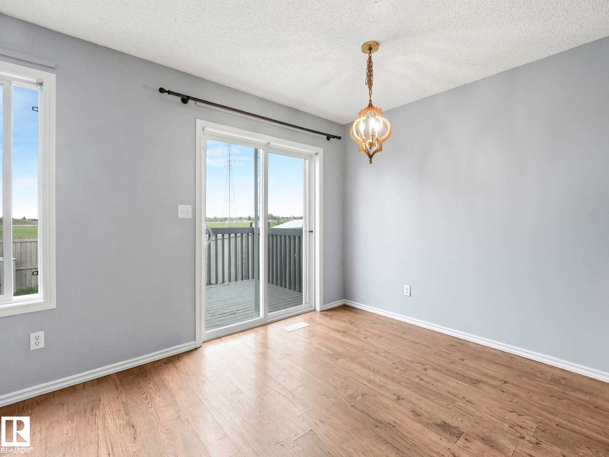 6424 1A Avenue, Edmonton, AB - Indoor Photo Showing Other Room