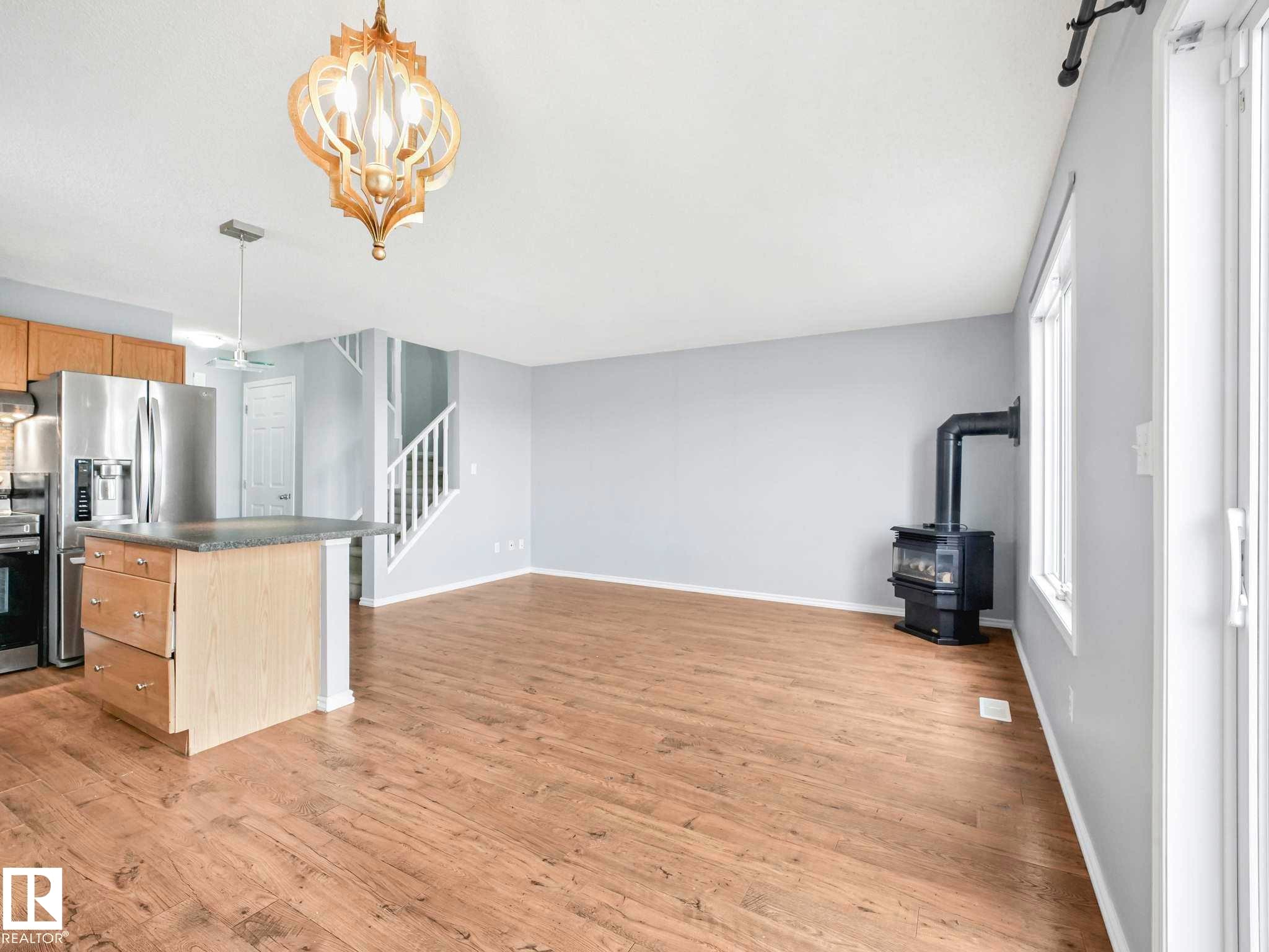 6424 1A Avenue, Edmonton, AB - Indoor Photo Showing Kitchen With Stainless Steel Kitchen