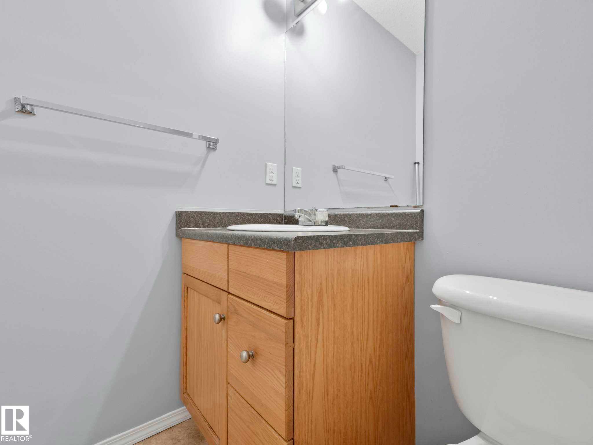 6424 1A Avenue, Edmonton, AB - Indoor Photo Showing Bathroom