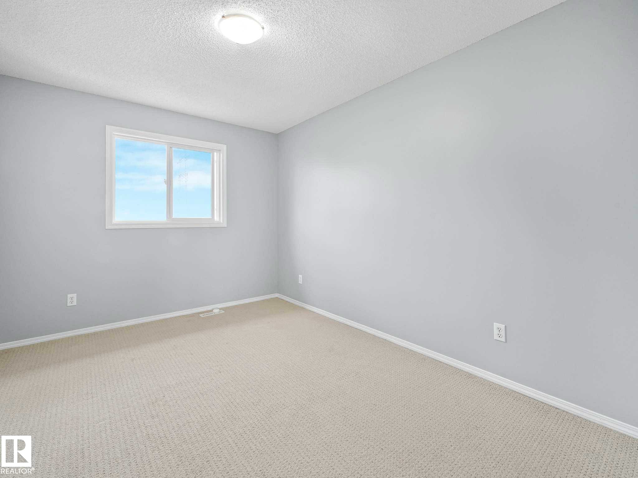 6424 1A Avenue, Edmonton, AB - Indoor Photo Showing Other Room