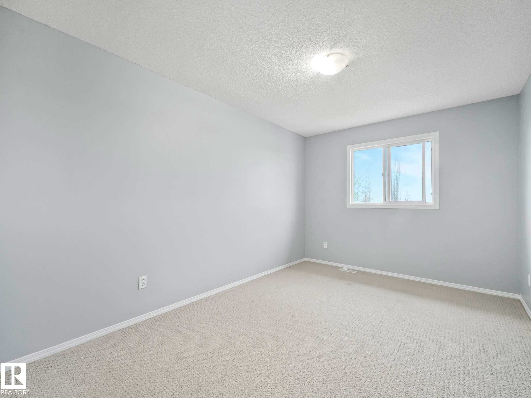 6424 1A Avenue, Edmonton, AB - Indoor Photo Showing Other Room