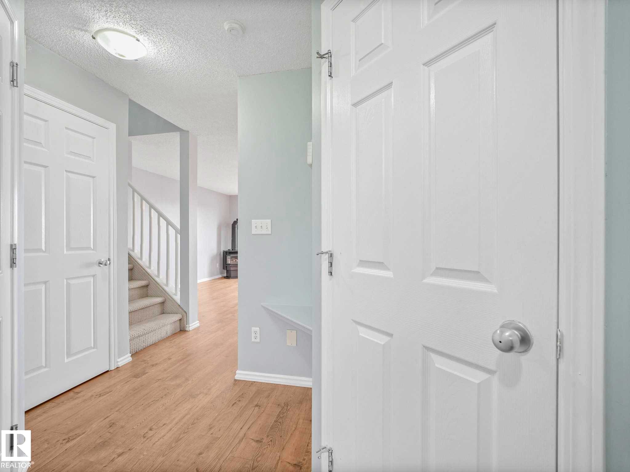 6424 1A Avenue, Edmonton, AB - Indoor Photo Showing Other Room