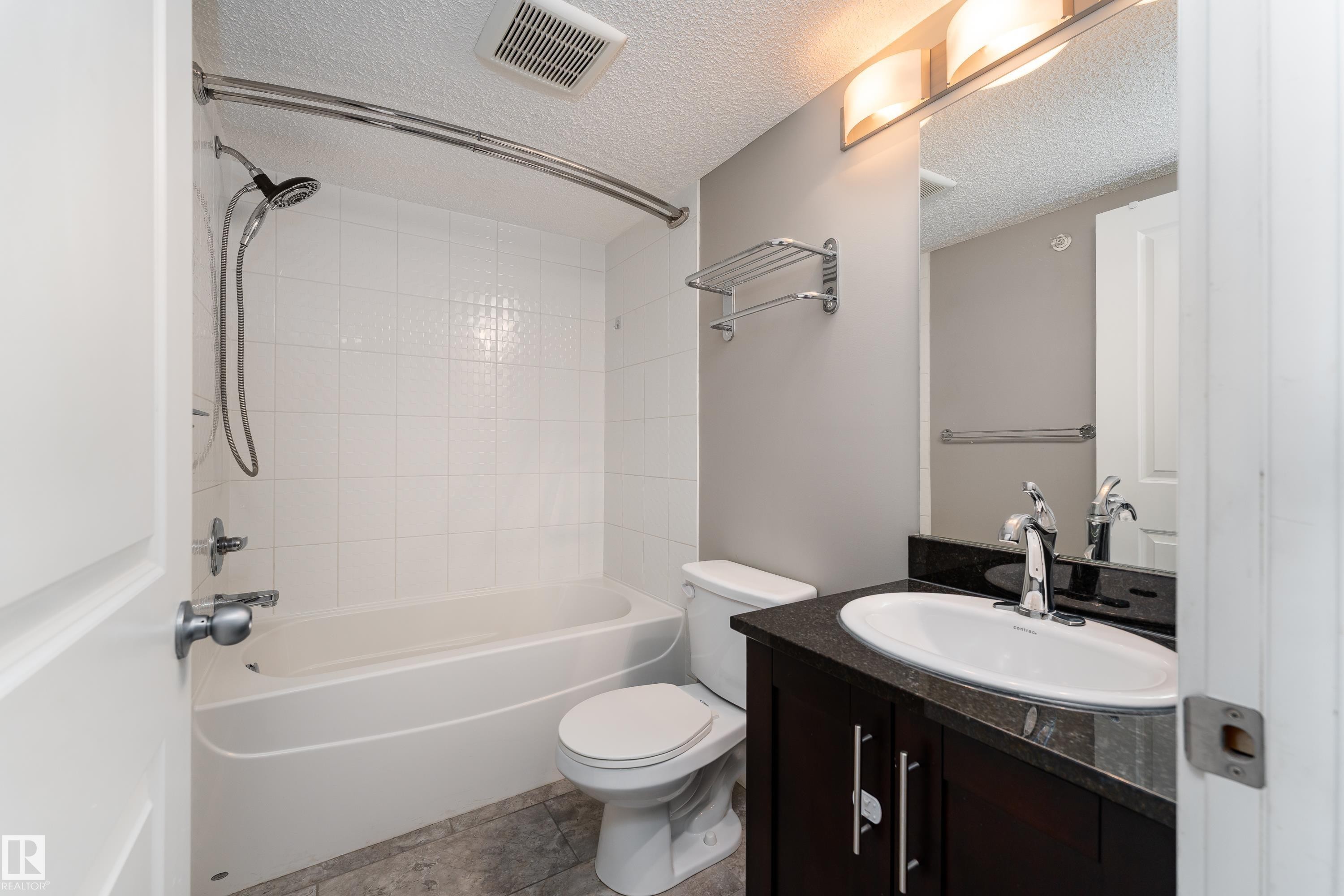 409 5804 Mullen Place, Edmonton, AB - Indoor Photo Showing Bathroom