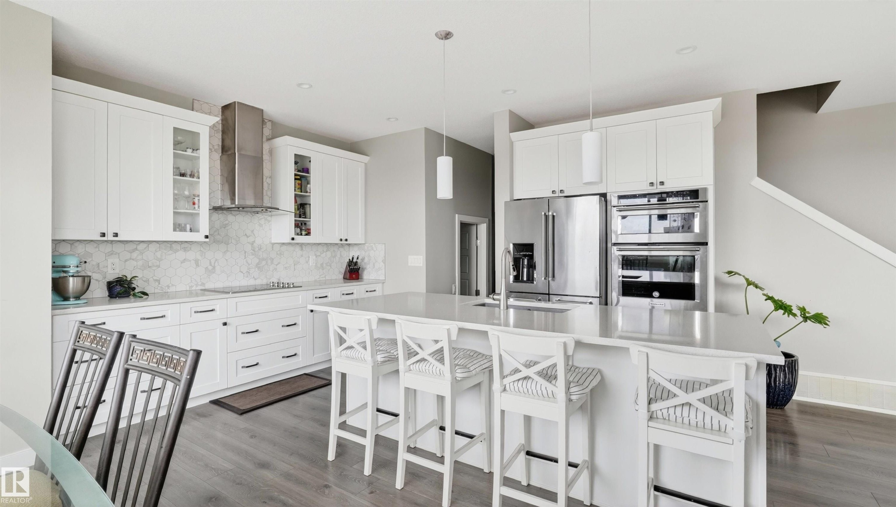 1723 200 Street Nw, Edmonton, AB - Indoor Photo Showing Kitchen With Upgraded Kitchen