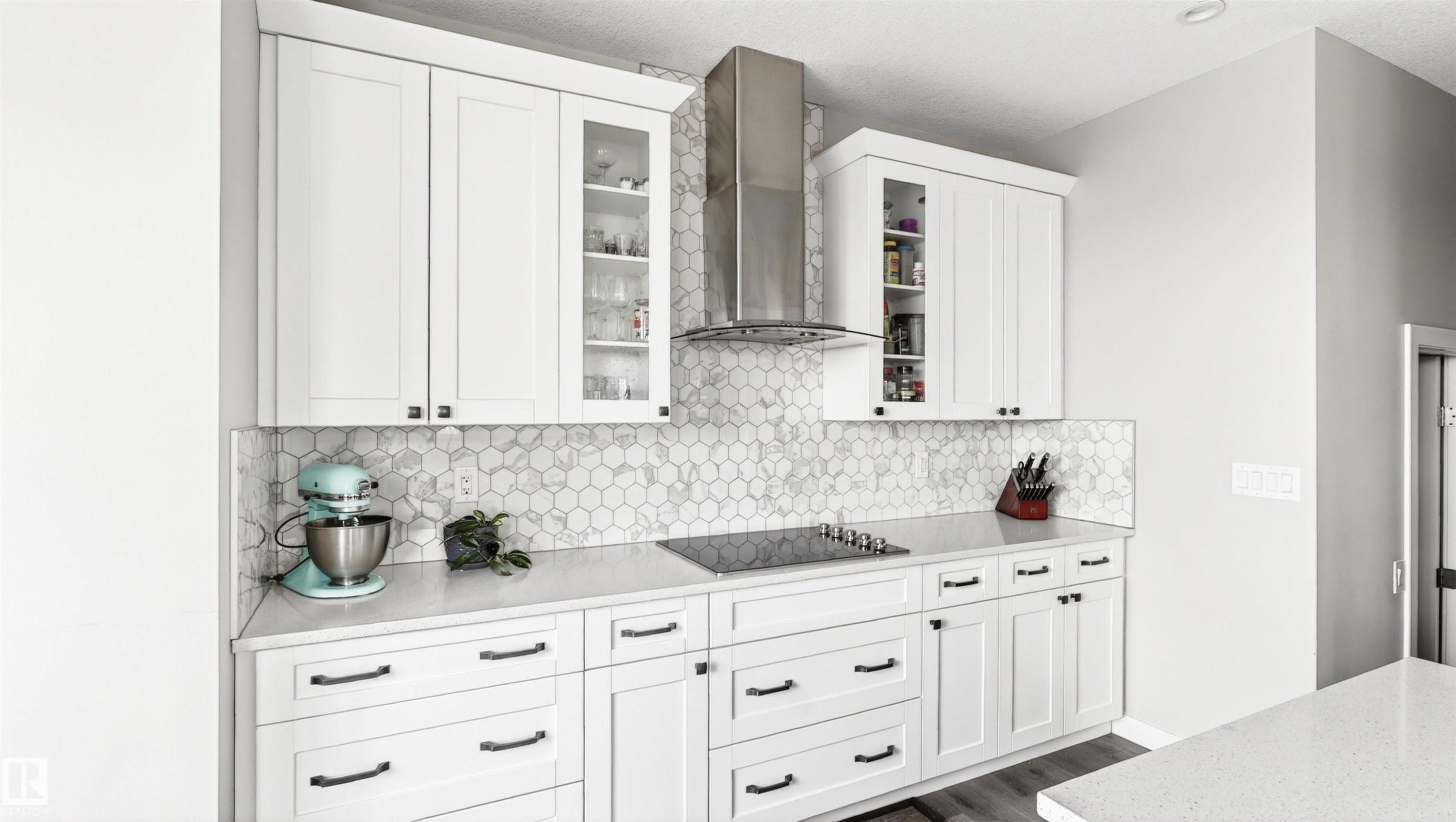 1723 200 Street Nw, Edmonton, AB - Indoor Photo Showing Kitchen