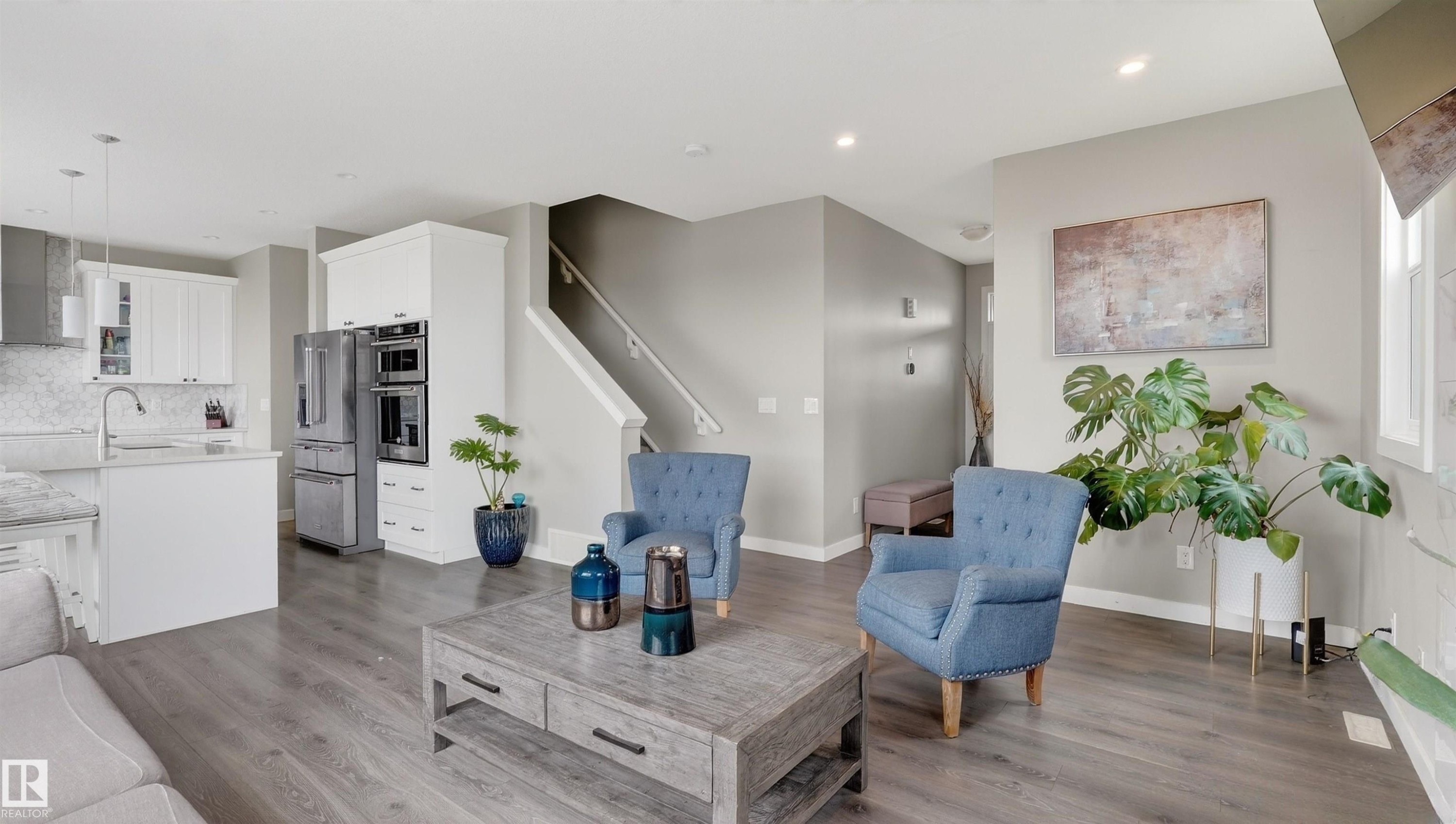 1723 200 Street Nw, Edmonton, AB - Indoor Photo Showing Kitchen