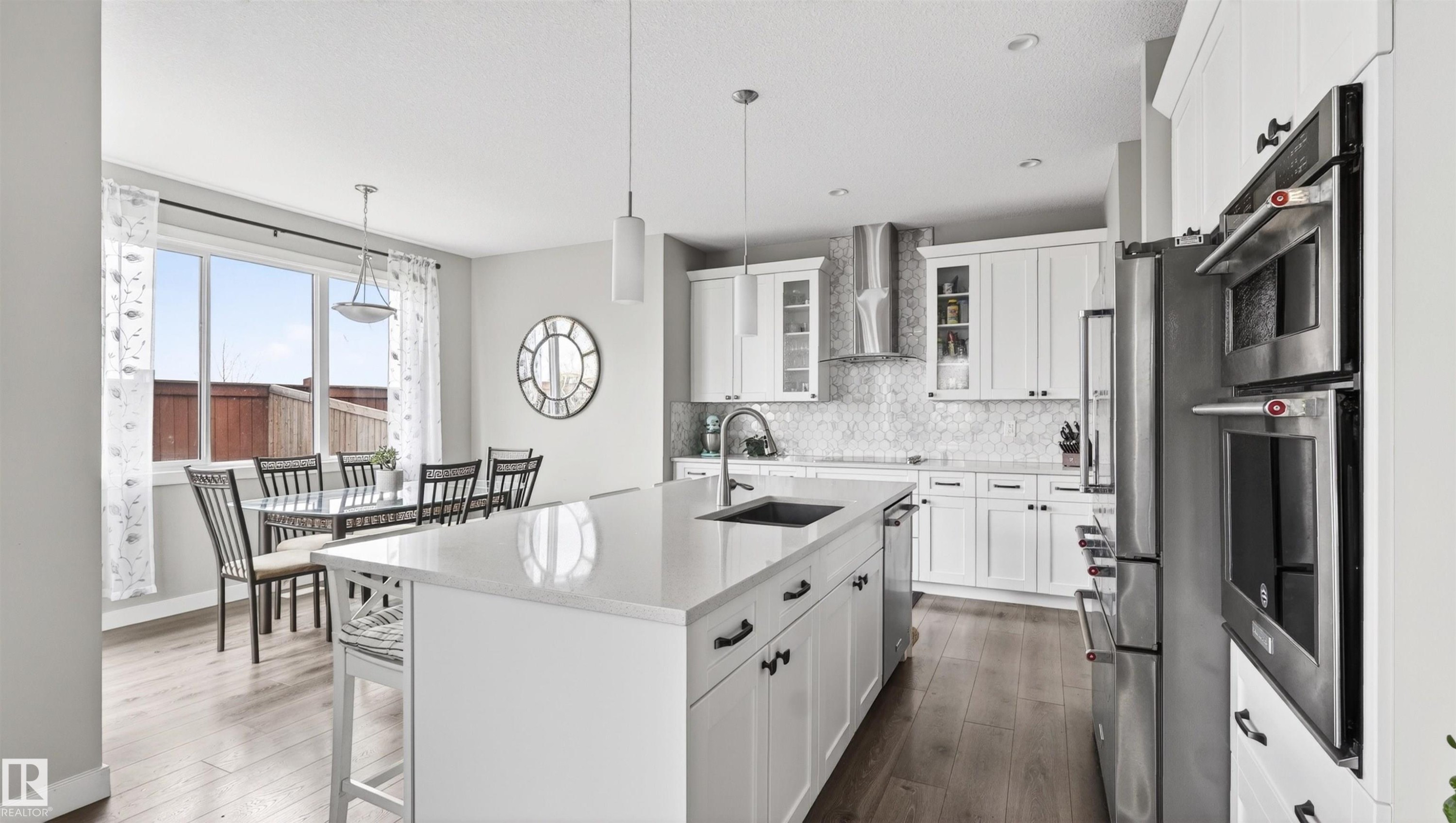 1723 200 Street Nw, Edmonton, AB - Indoor Photo Showing Kitchen With Upgraded Kitchen
