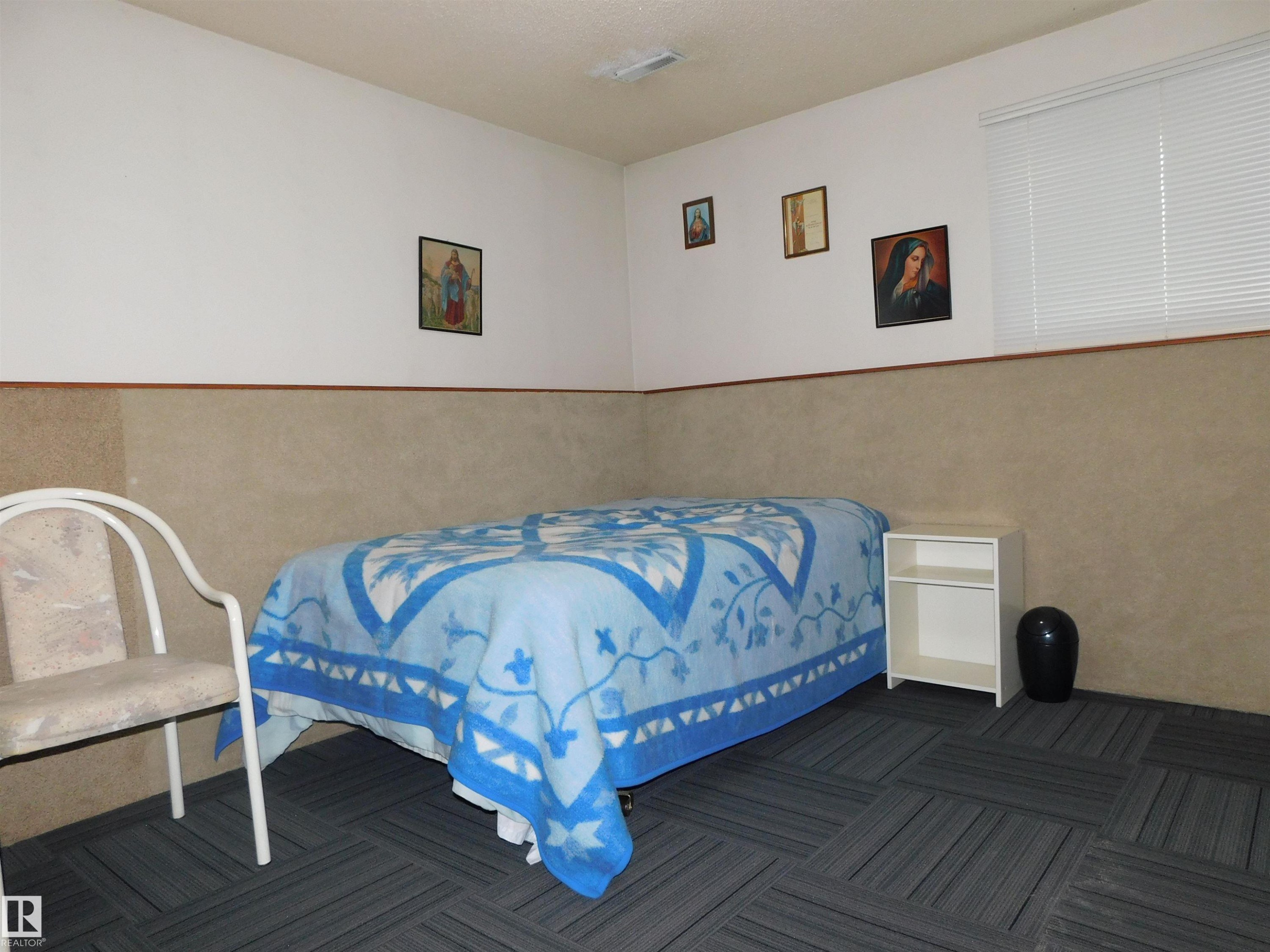 10908 30 Street, Edmonton, AB - Indoor Photo Showing Bedroom