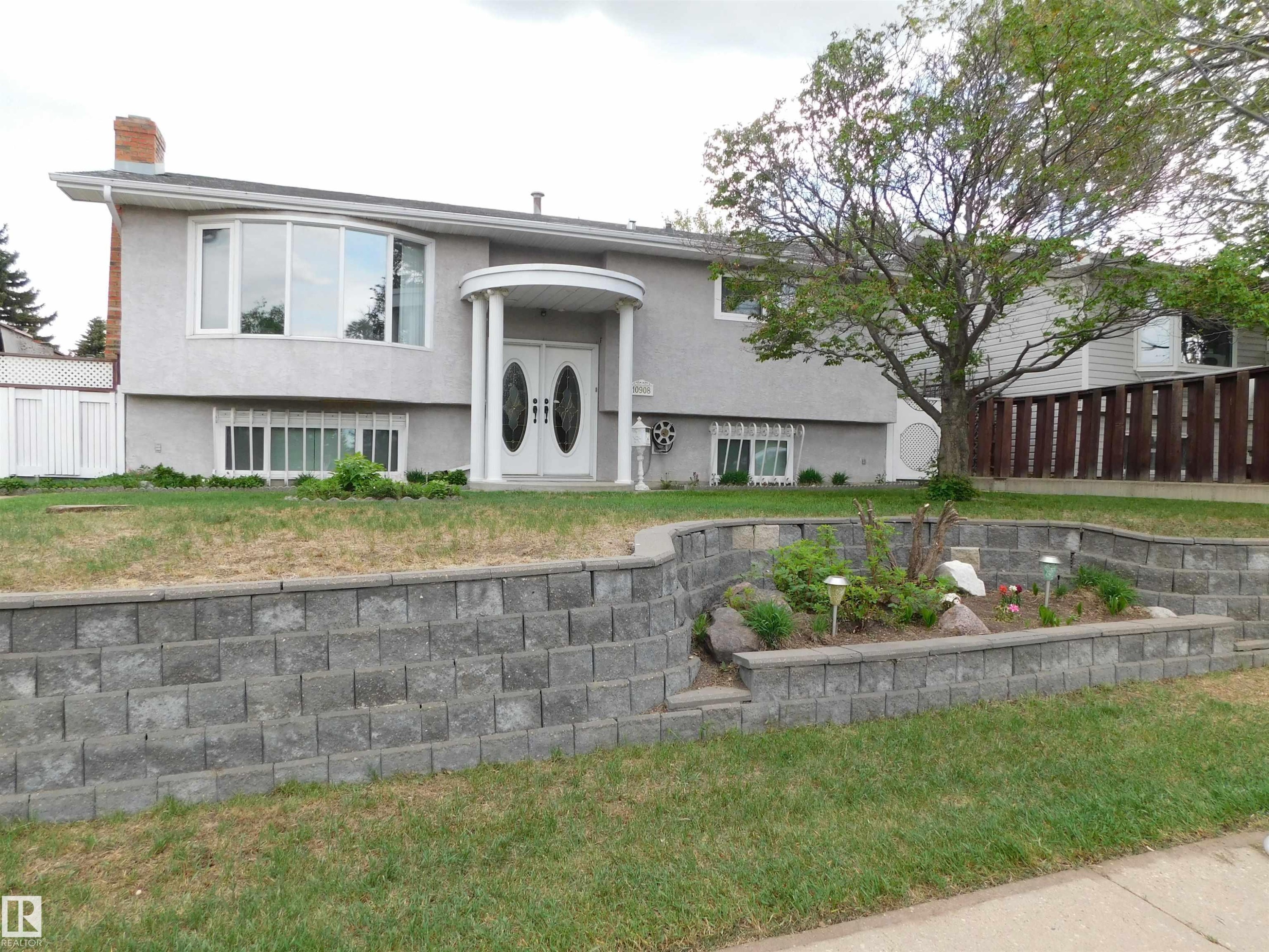 10908 30 Street, Edmonton, AB - Outdoor