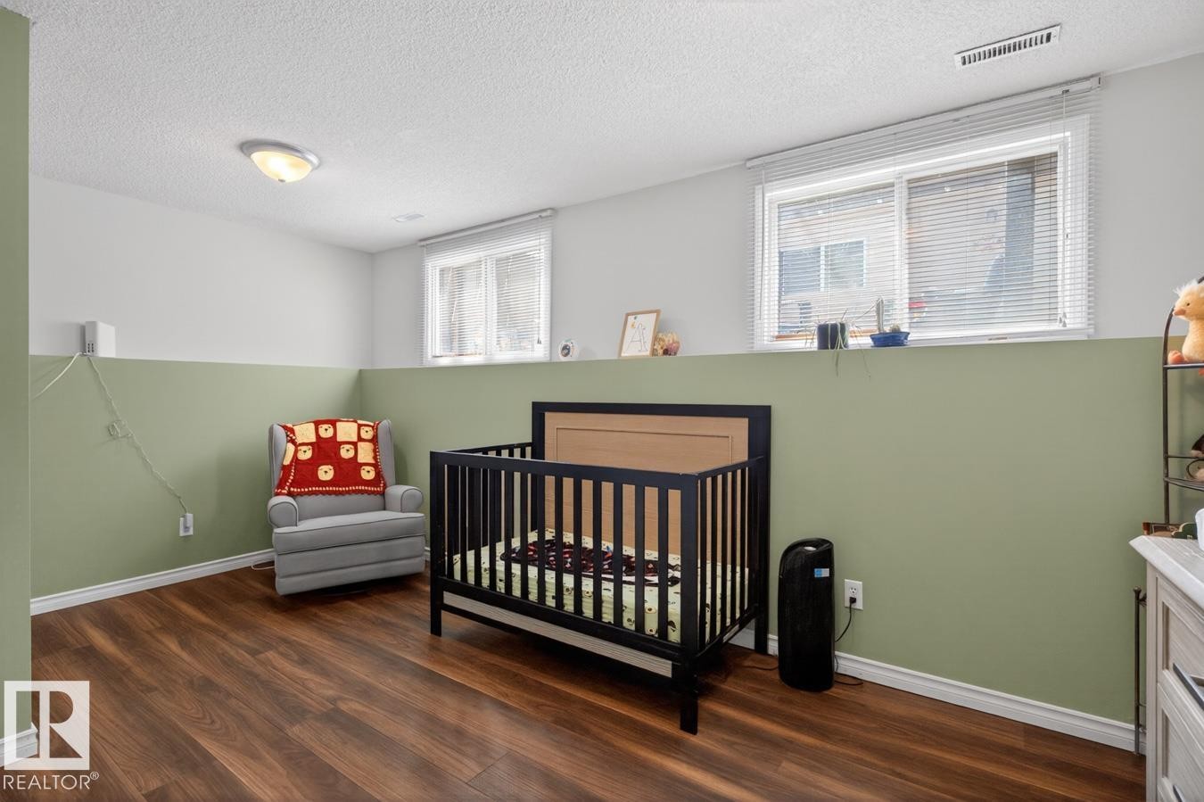 Secondary Bedroom located on it's own floor with access to a 3 Piece Bathroom. - 18655 61 Avenue, Edmonton, AB - Indoor Photo Showing Bedroom