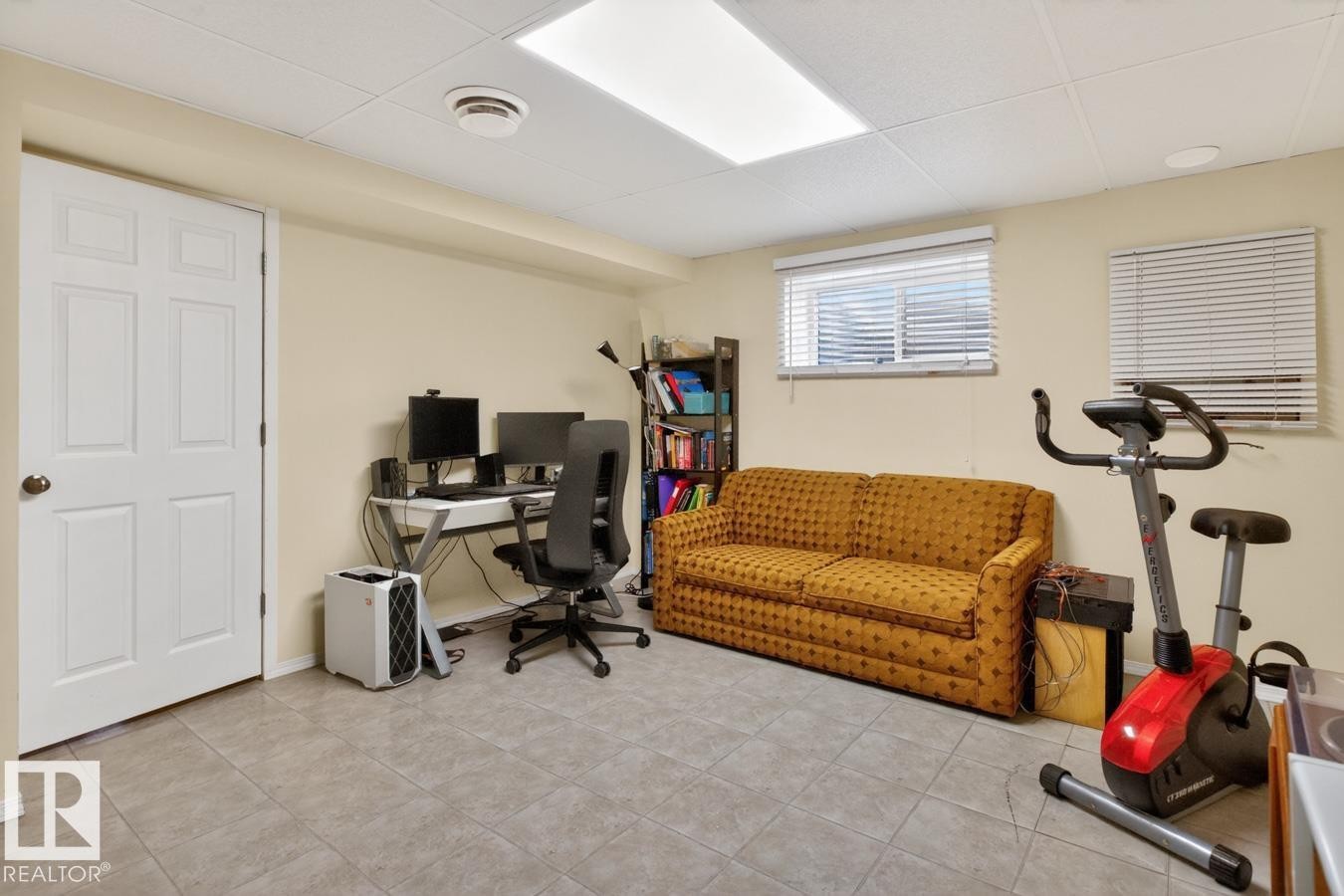 3rd Bedroom located in basement also on it's own floor! - 18655 61 Avenue, Edmonton, AB - Indoor
