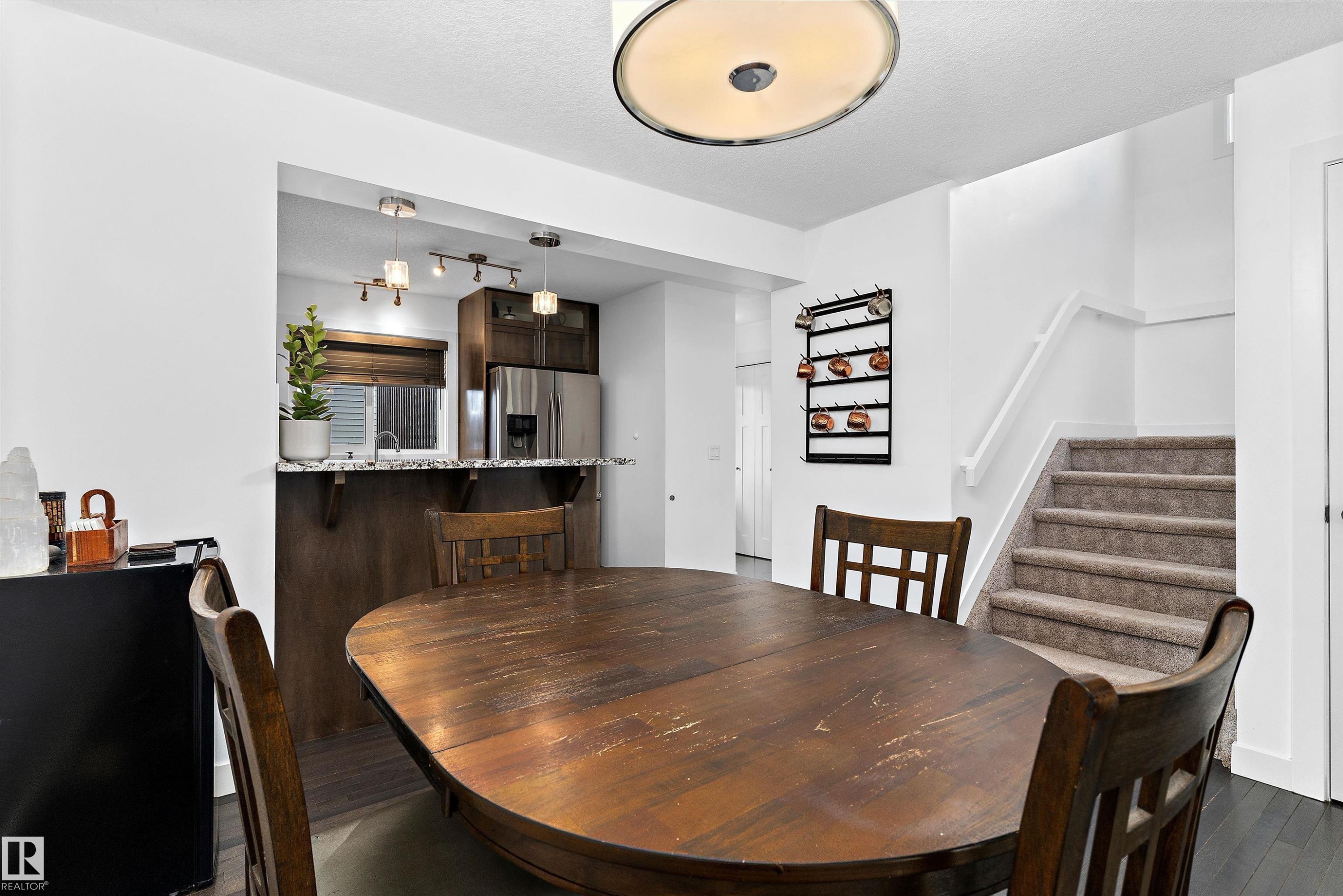 6904 Cardinal Wynd, Edmonton, AB - Indoor Photo Showing Dining Room