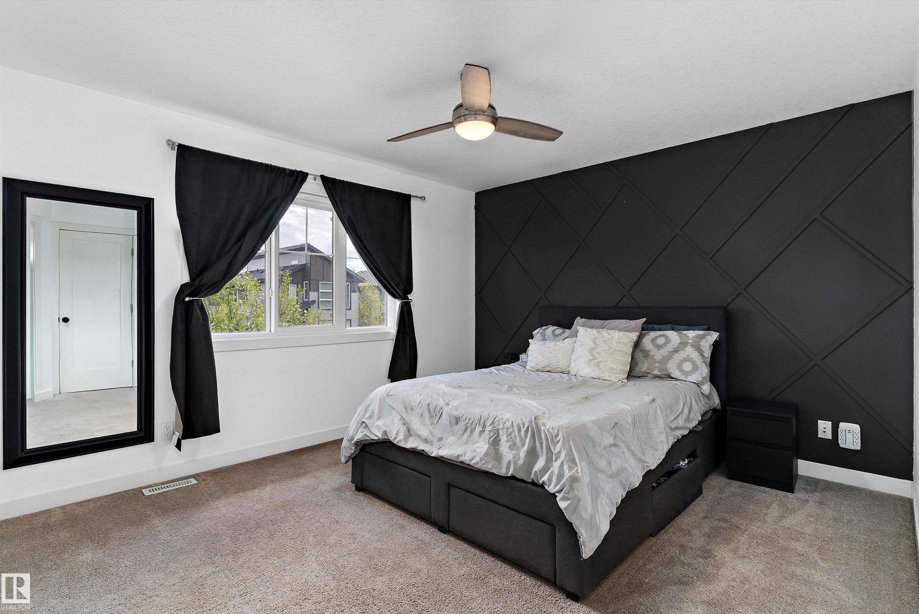 6904 Cardinal Wynd, Edmonton, AB - Indoor Photo Showing Bedroom