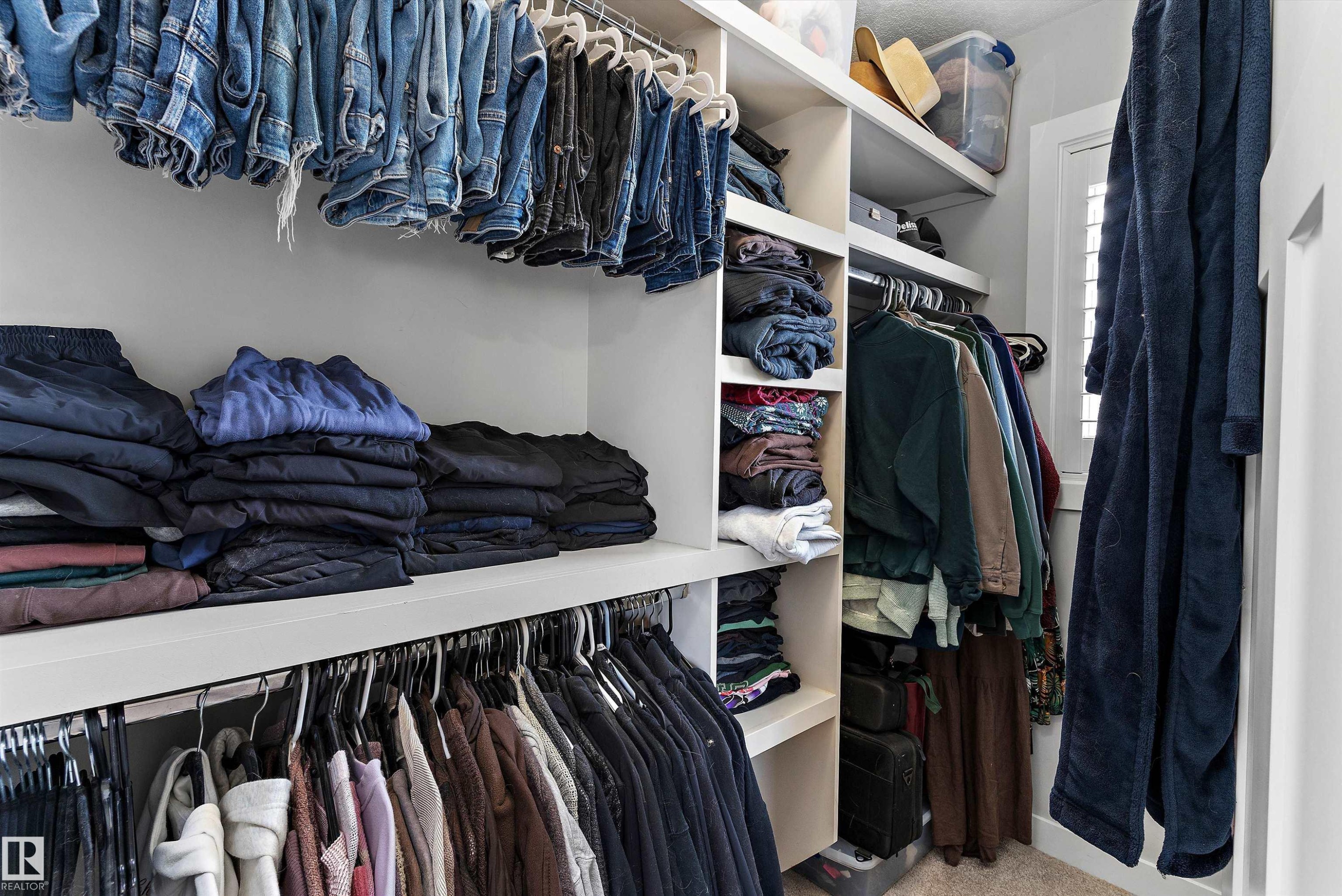 6904 Cardinal Wynd, Edmonton, AB - Indoor With Storage