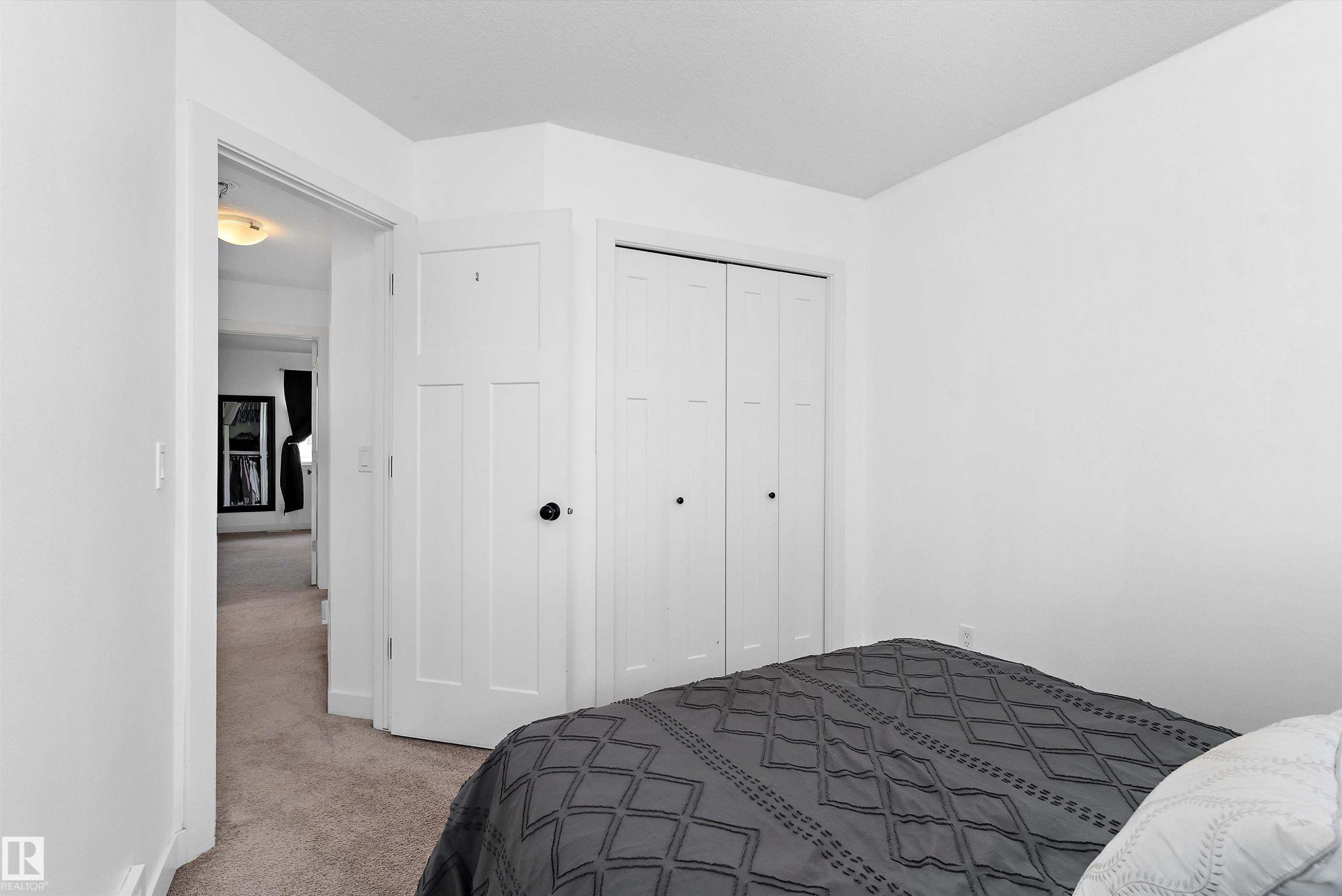 6904 Cardinal Wynd, Edmonton, AB - Indoor Photo Showing Bedroom