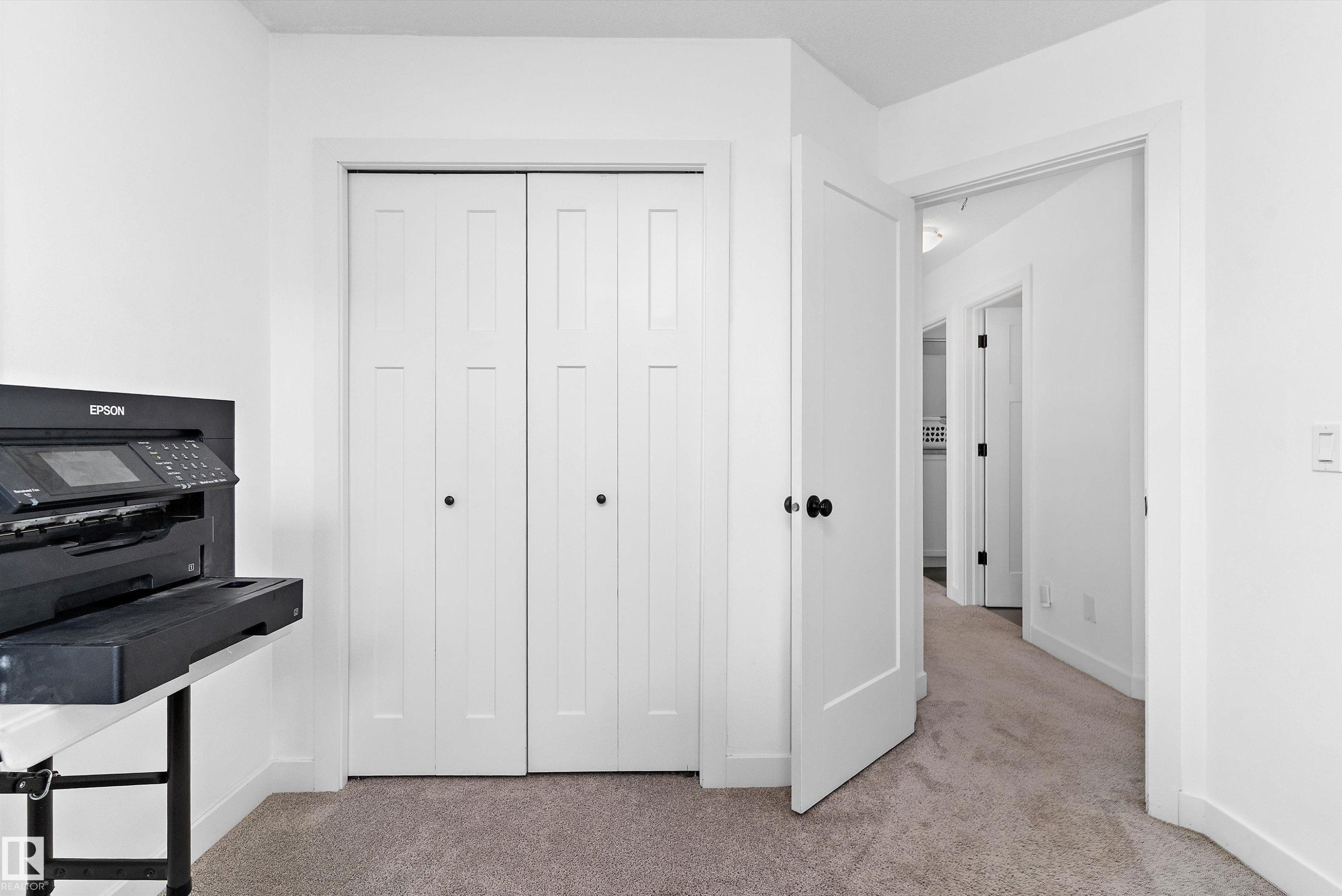 6904 Cardinal Wynd, Edmonton, AB - Indoor
