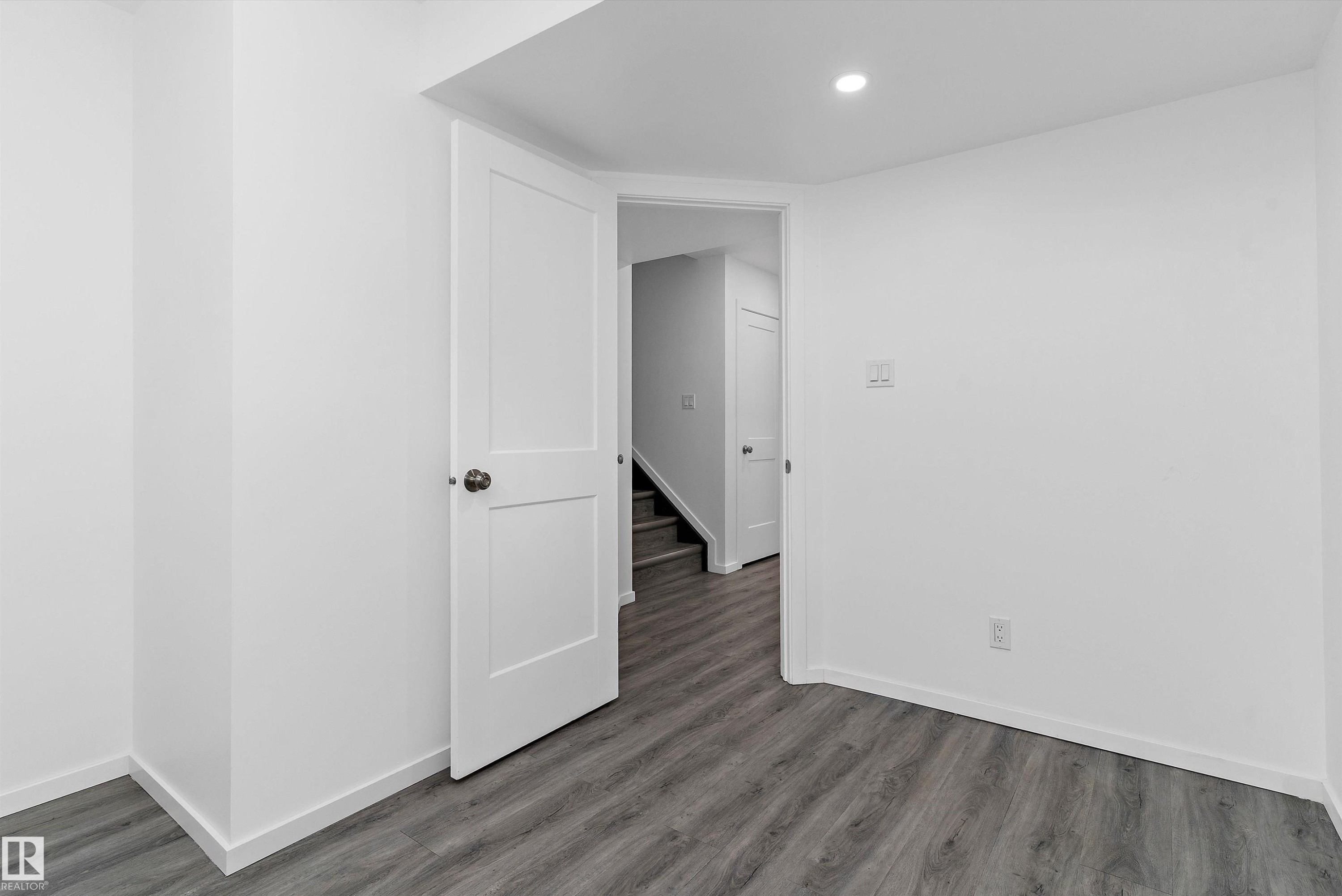 6904 Cardinal Wynd, Edmonton, AB - Indoor Photo Showing Other Room