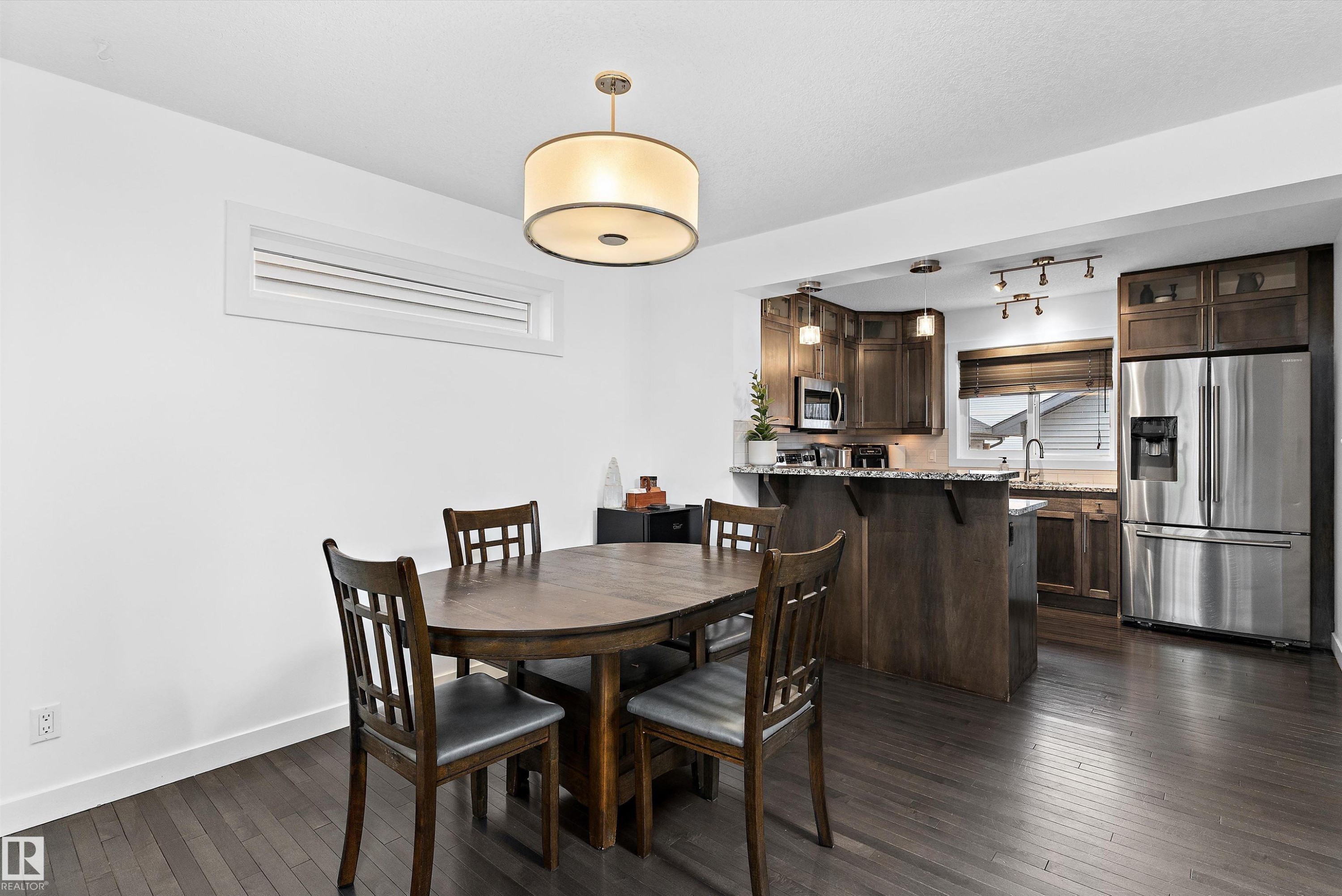 6904 Cardinal Wynd, Edmonton, AB - Indoor Photo Showing Dining Room