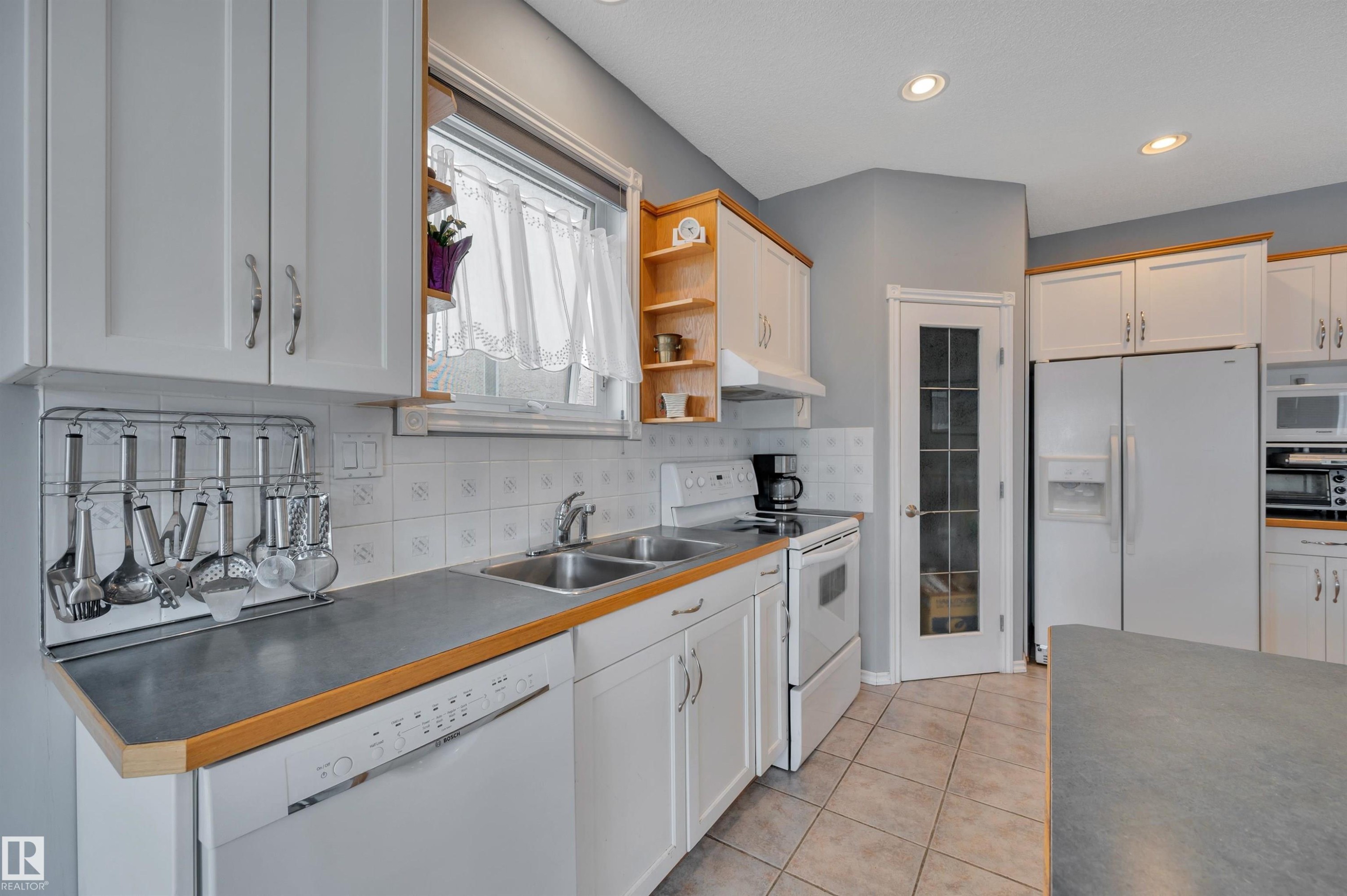 14932 136 Street, Edmonton, AB - Indoor Photo Showing Kitchen With Double Sink