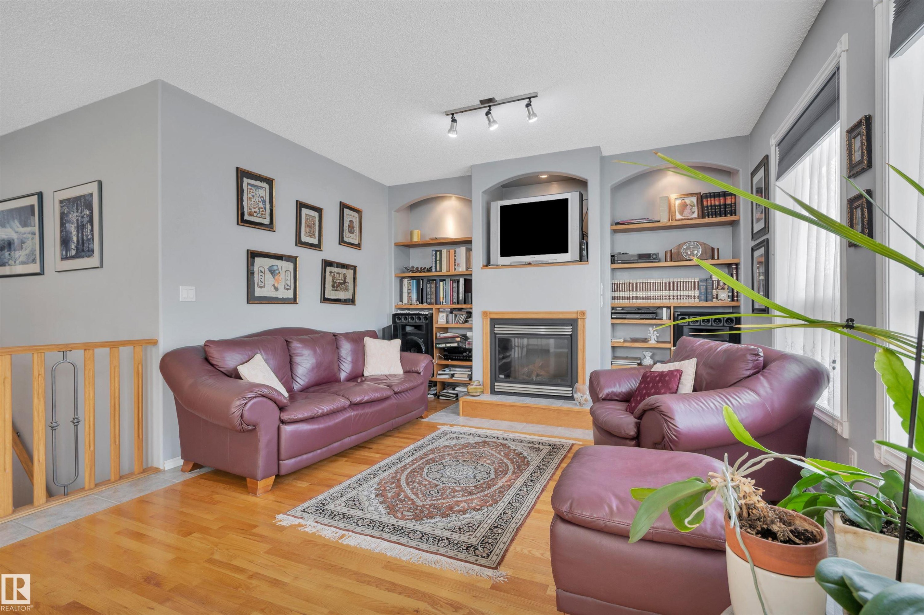 14932 136 Street, Edmonton, AB - Indoor Photo Showing Living Room With Fireplace
