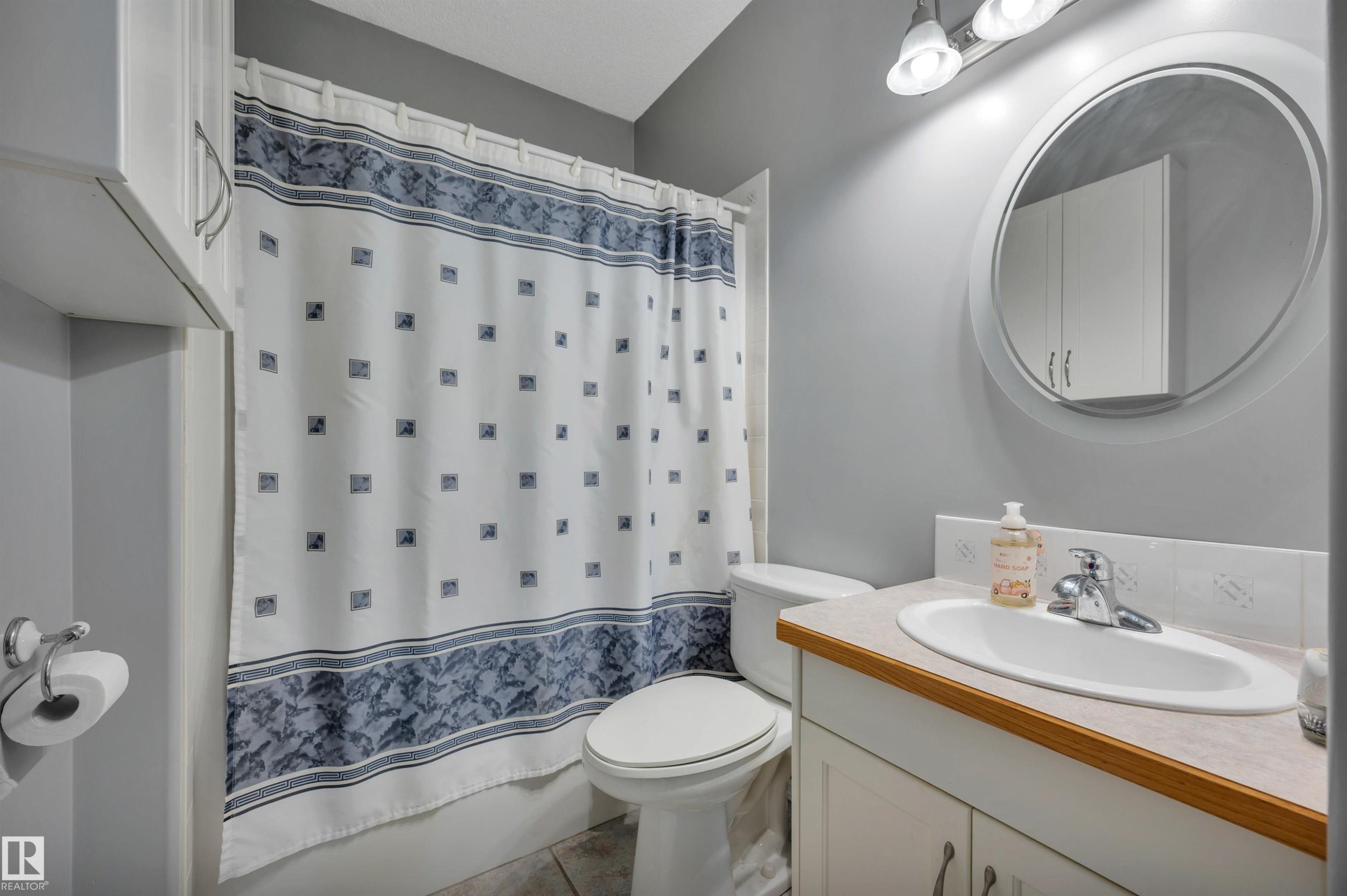 14932 136 Street, Edmonton, AB - Indoor Photo Showing Bathroom