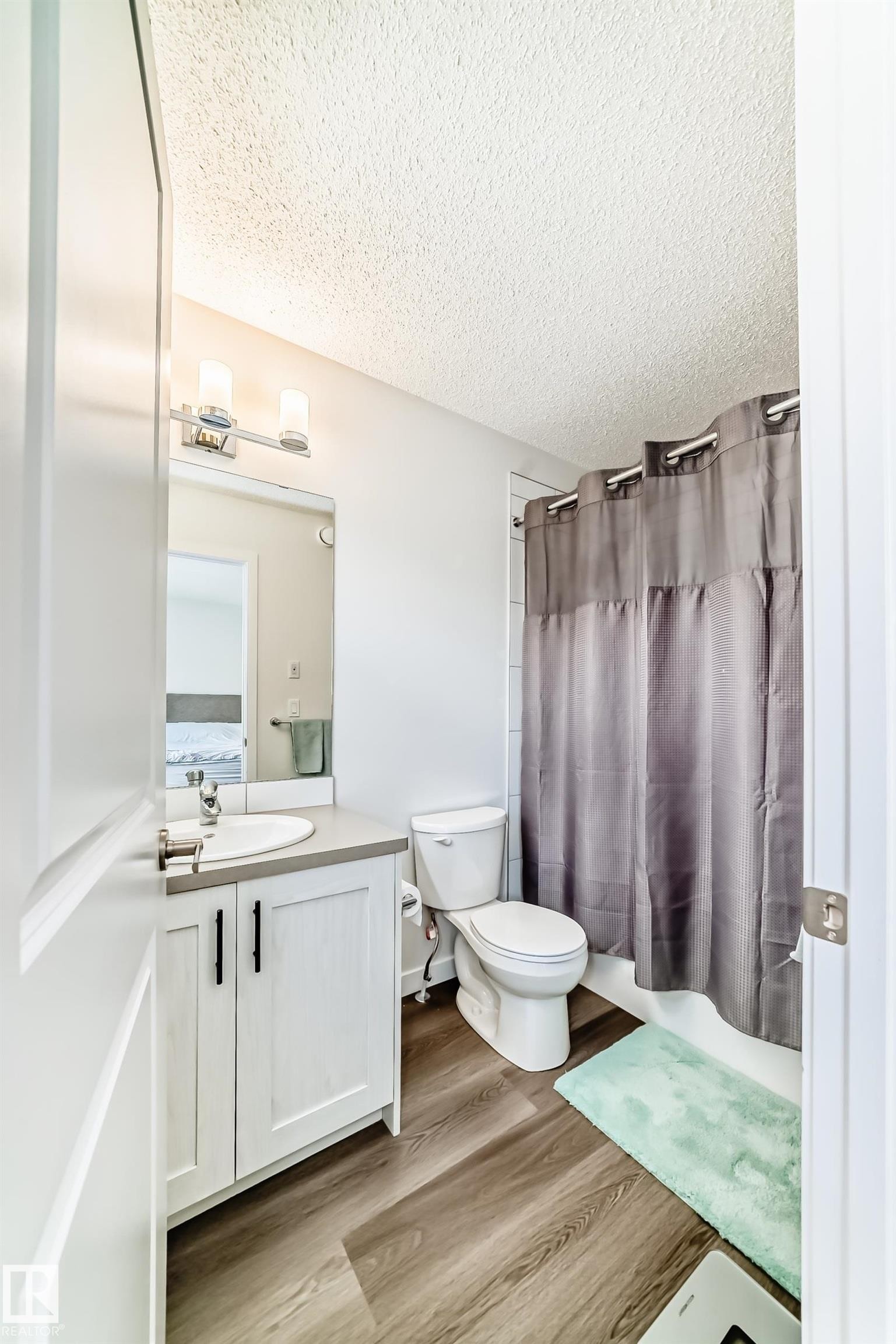5167 Edgemont Boulevard, Edmonton, AB - Indoor Photo Showing Bathroom