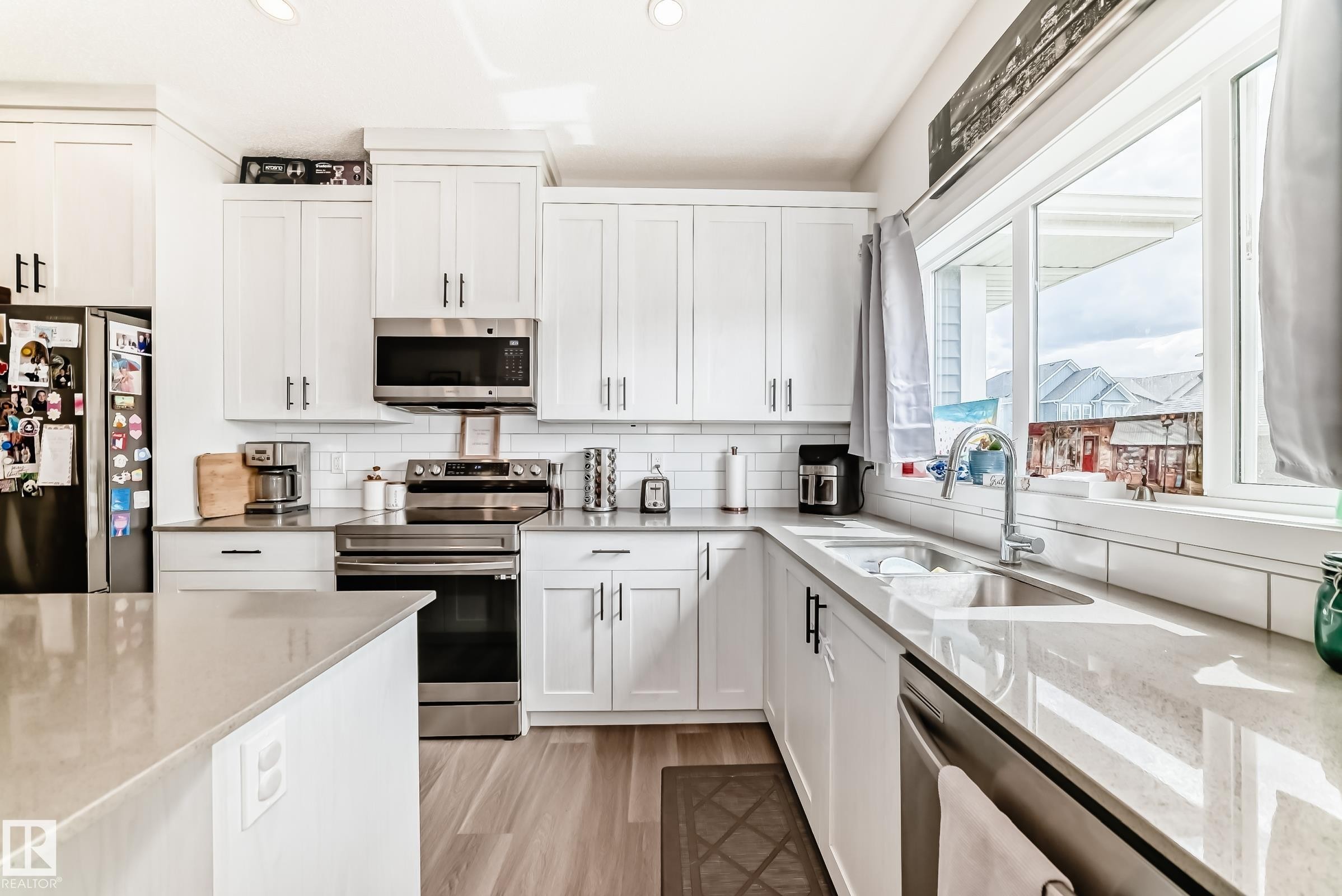 5167 Edgemont Boulevard, Edmonton, AB - Indoor Photo Showing Kitchen