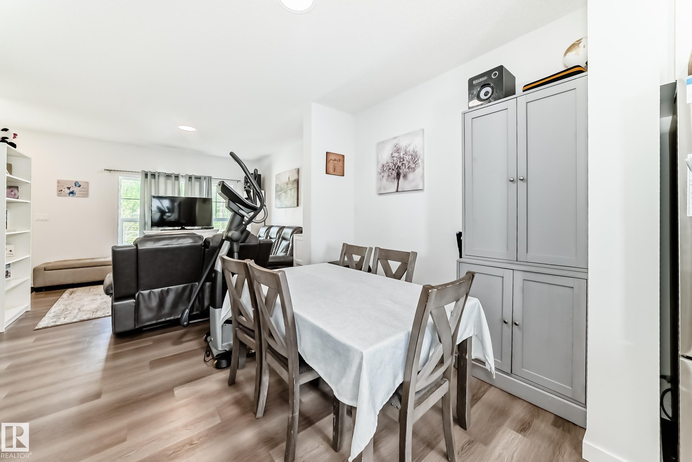 5167 Edgemont Boulevard, Edmonton, AB - Indoor Photo Showing Dining Room