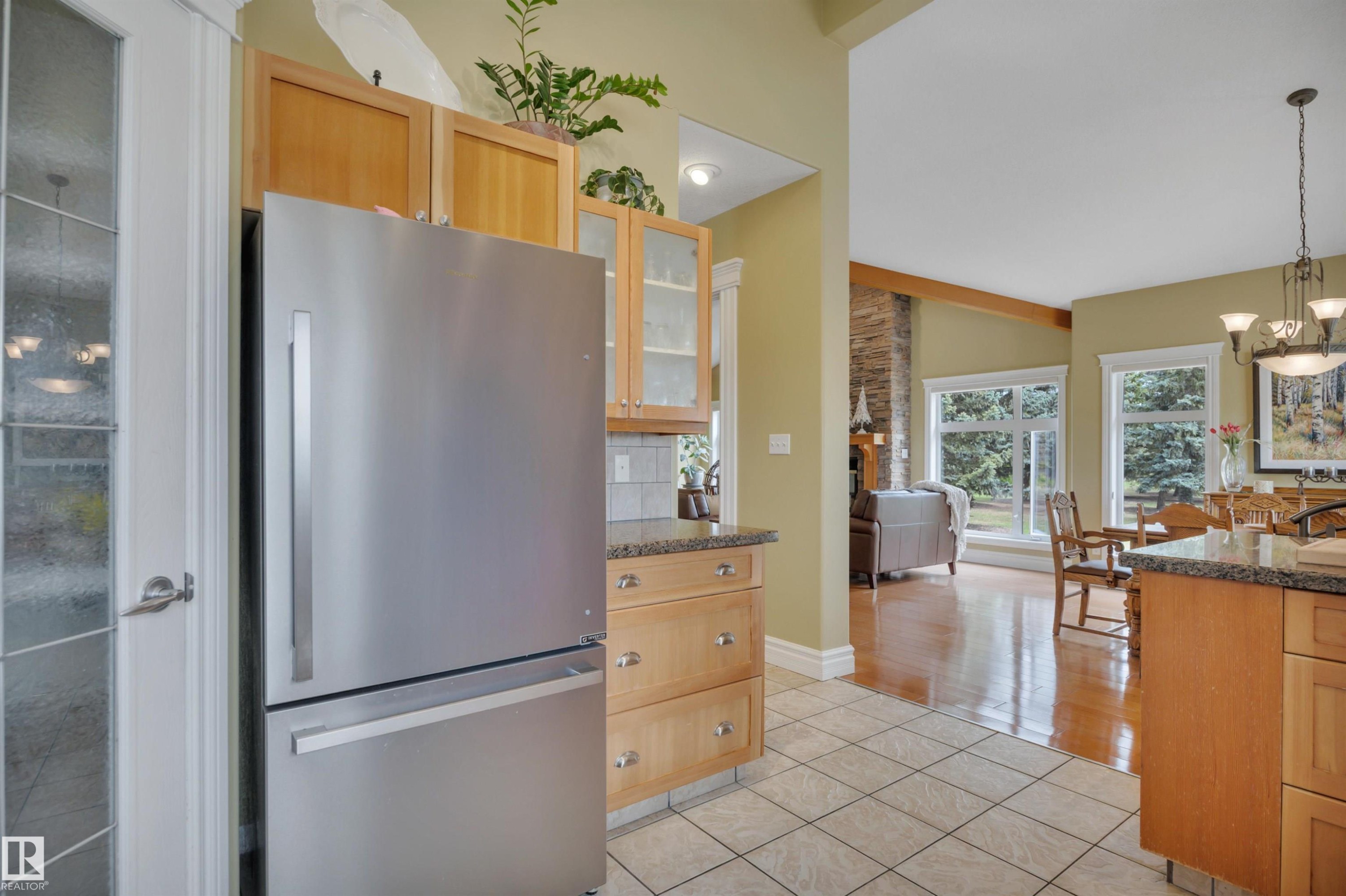 464012 A Rge Road 233, Rural Wetaskiwin County, AB - Indoor Photo Showing Kitchen