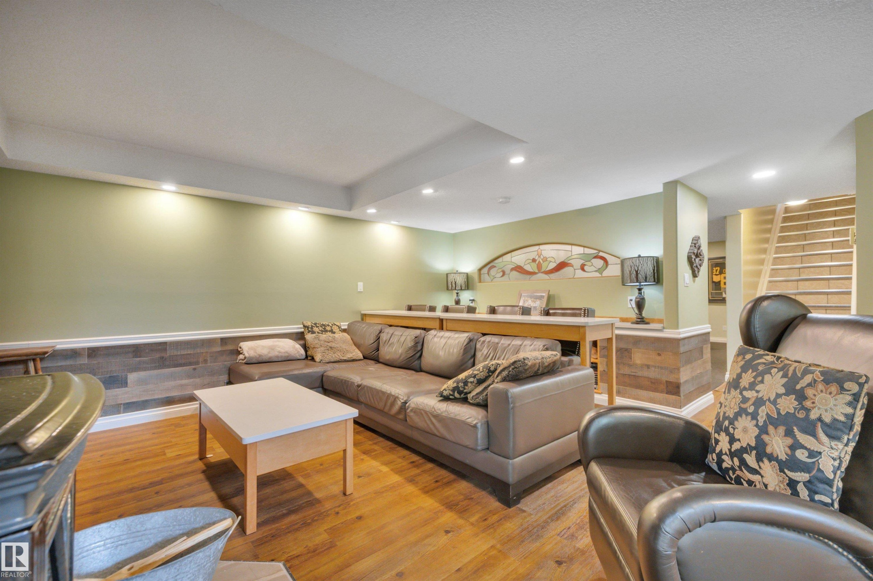 464012 A Rge Road 233, Rural Wetaskiwin County, AB - Indoor Photo Showing Living Room