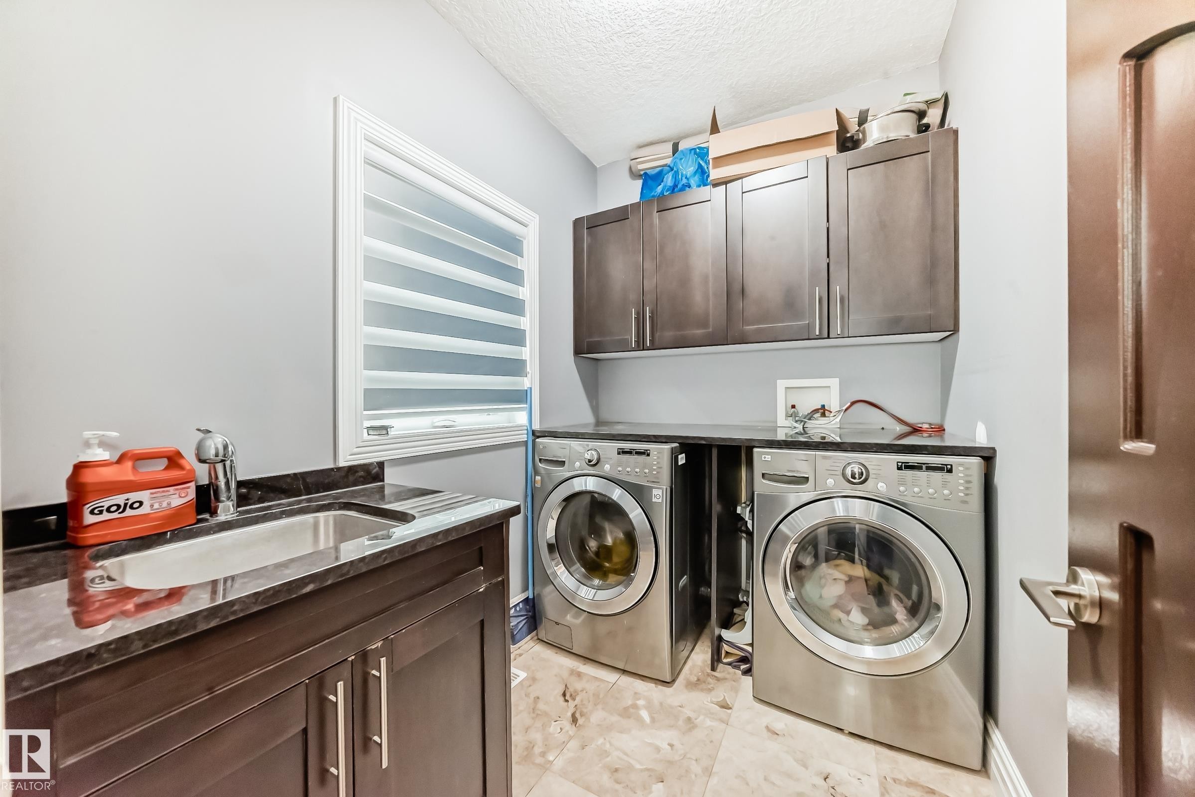 11024 179 Avenue, Edmonton, AB - Indoor Photo Showing Laundry Room