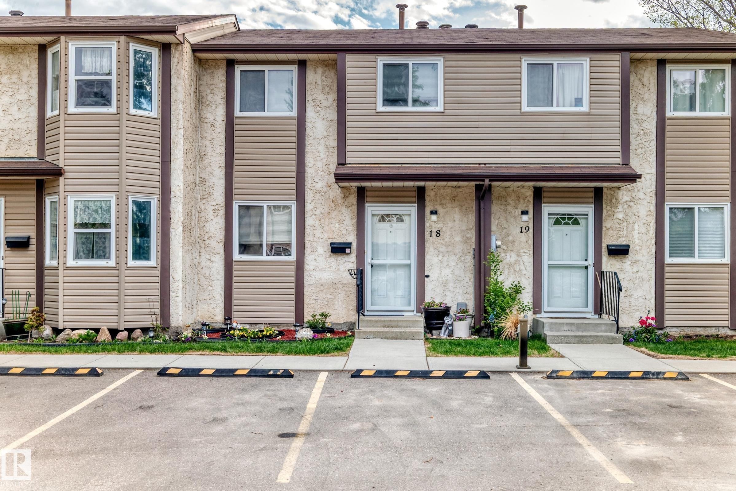 18 10453 20 Avenue, Edmonton, AB - Outdoor With Facade