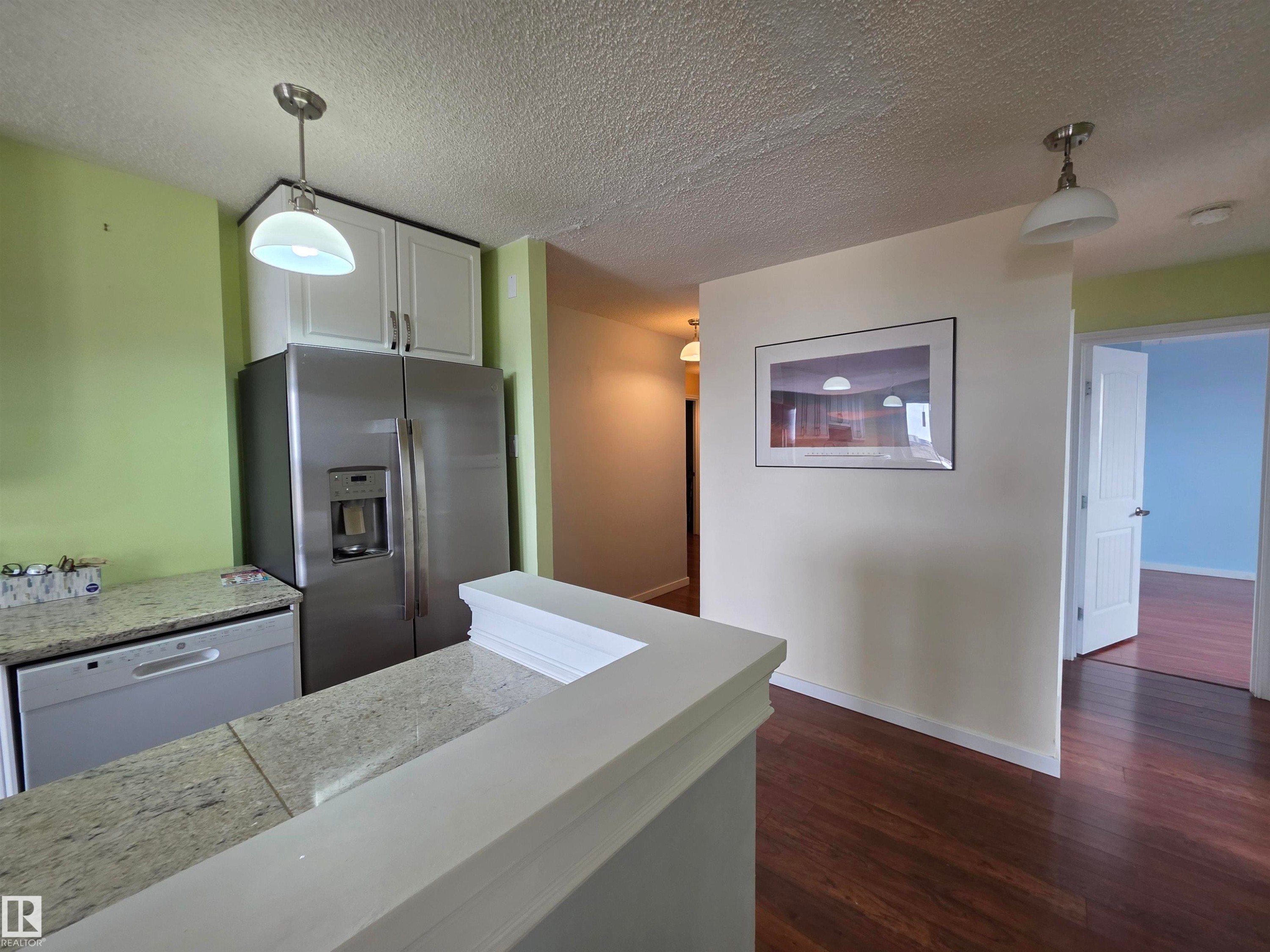 1201 10135 Saskatchewan Drive, Edmonton, AB - Indoor