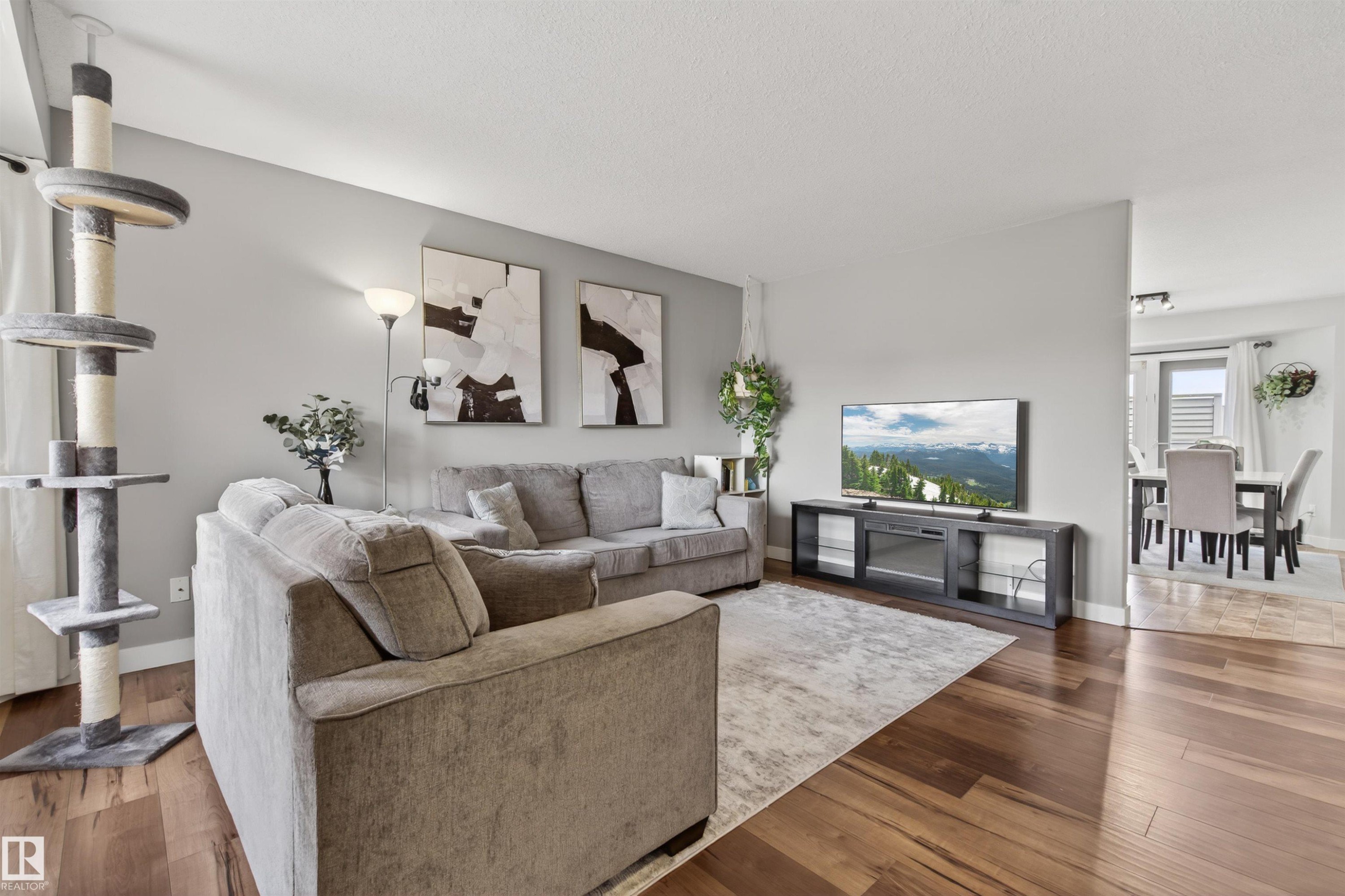 1506 15 Street, Cold Lake, AB - Indoor Photo Showing Living Room