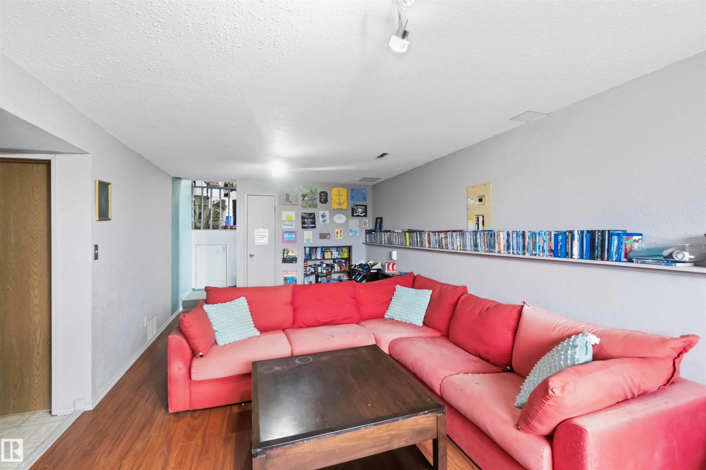 5437 49 Avenue, Andrew, AB - Indoor Photo Showing Living Room