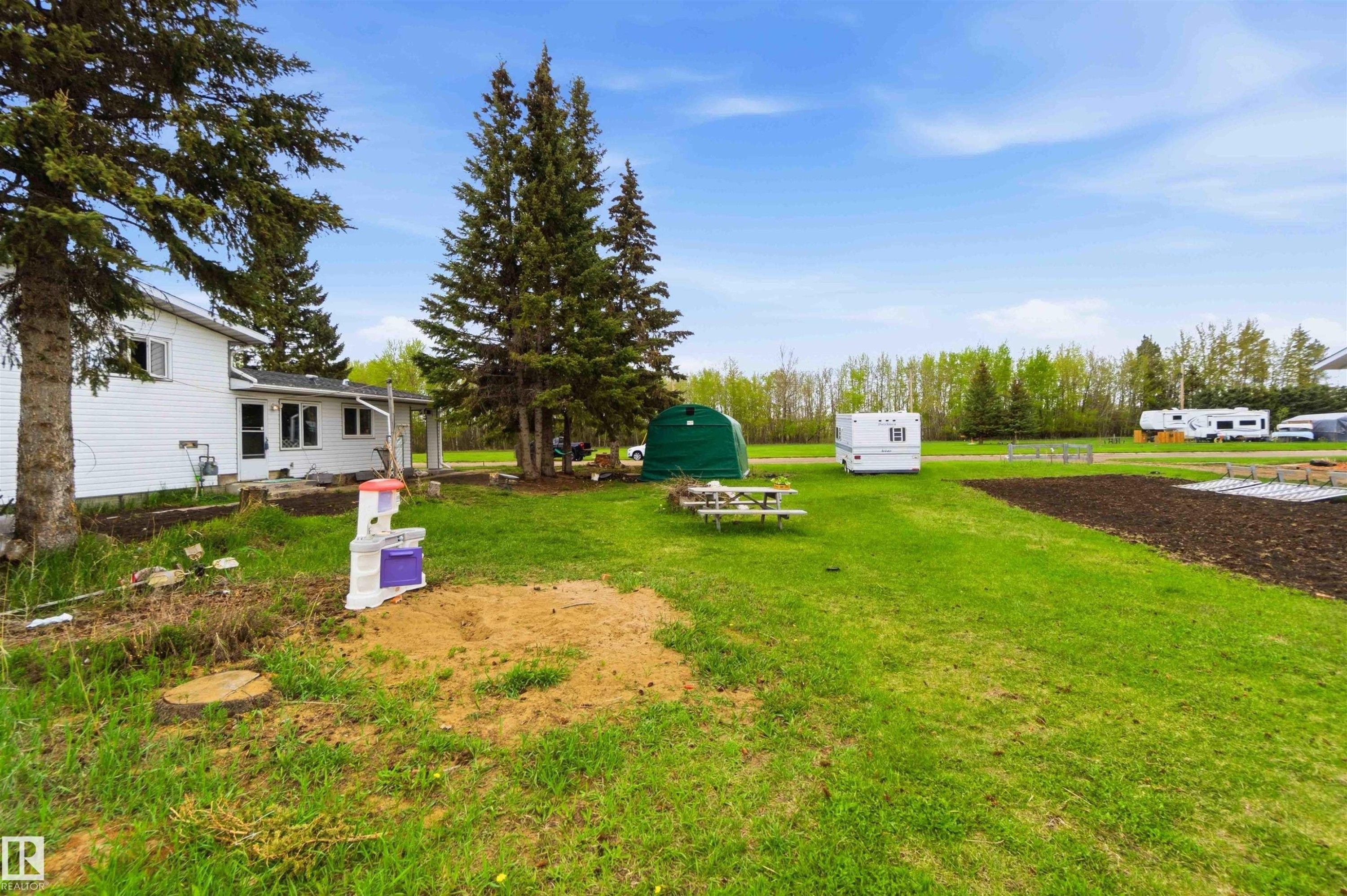 5437 49 Avenue, Andrew, AB - Outdoor