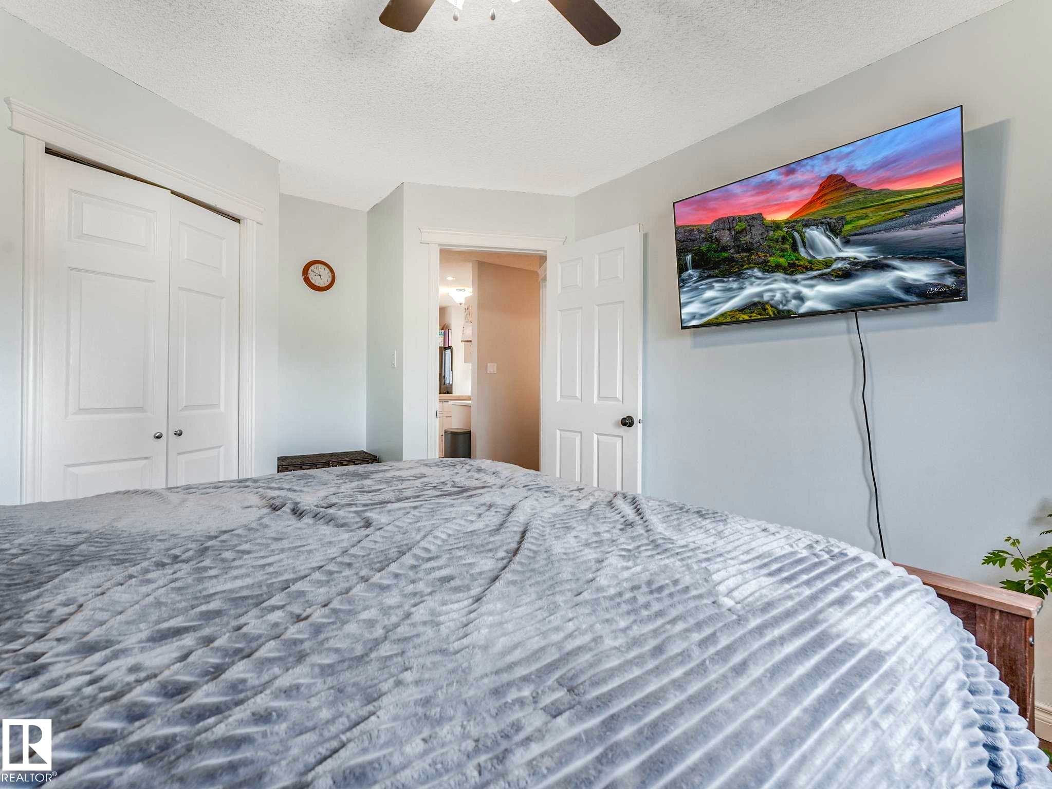 317 Kline Crescent, Edmonton, AB - Indoor Photo Showing Bedroom