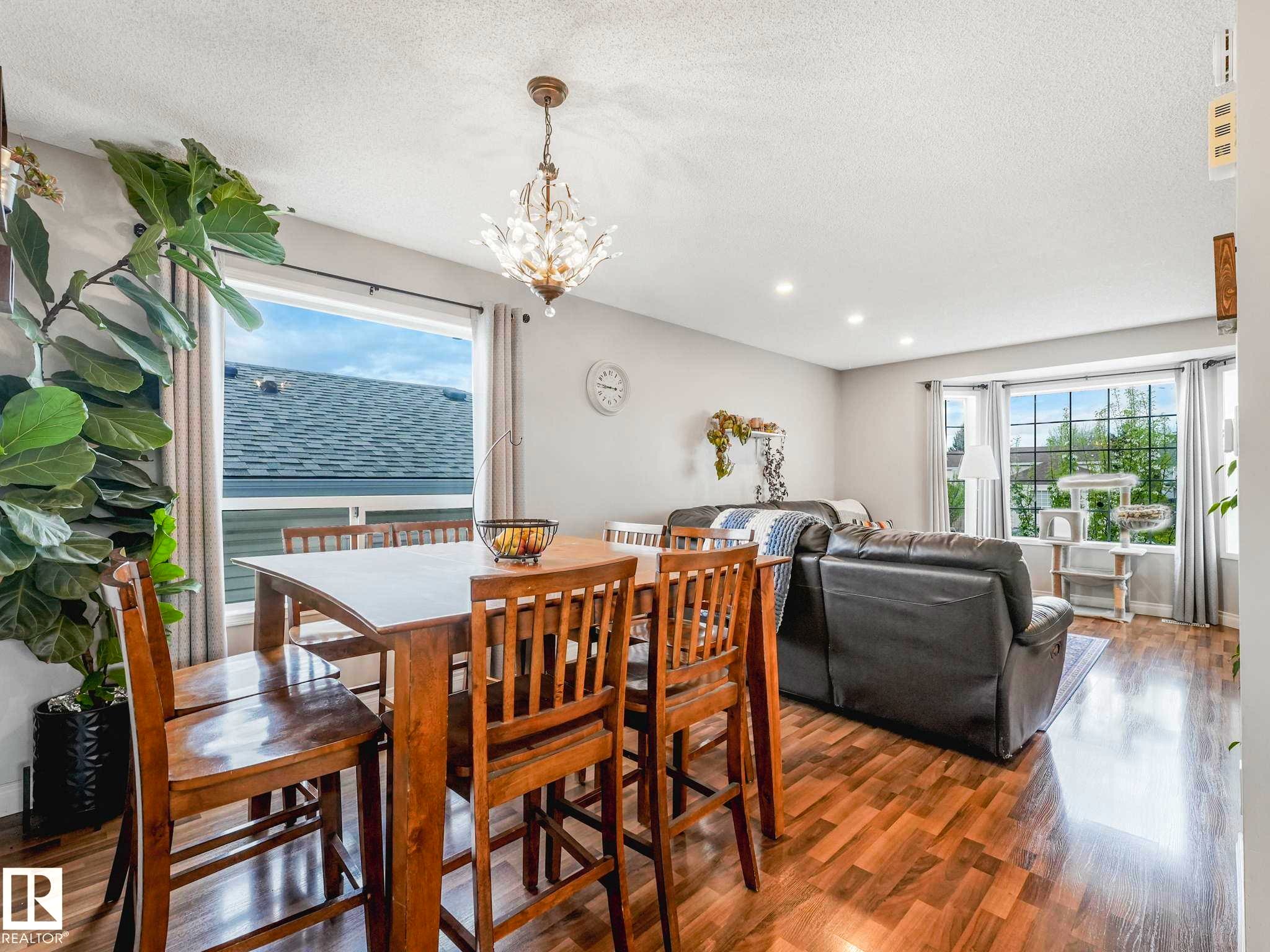 317 Kline Crescent, Edmonton, AB - Indoor Photo Showing Dining Room