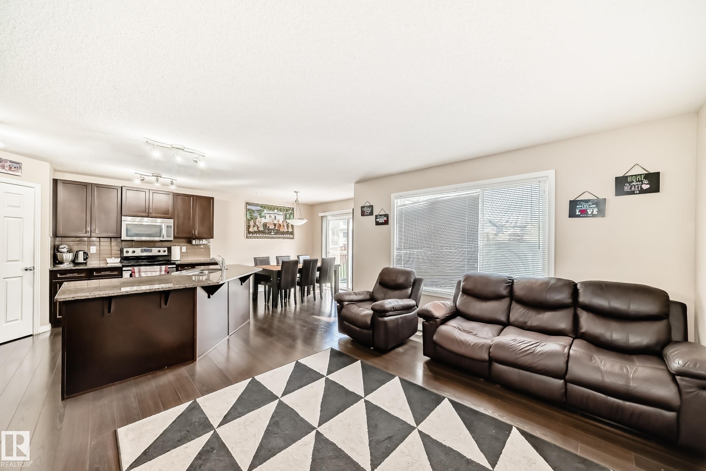 625 56 Street, Edmonton, AB - Indoor