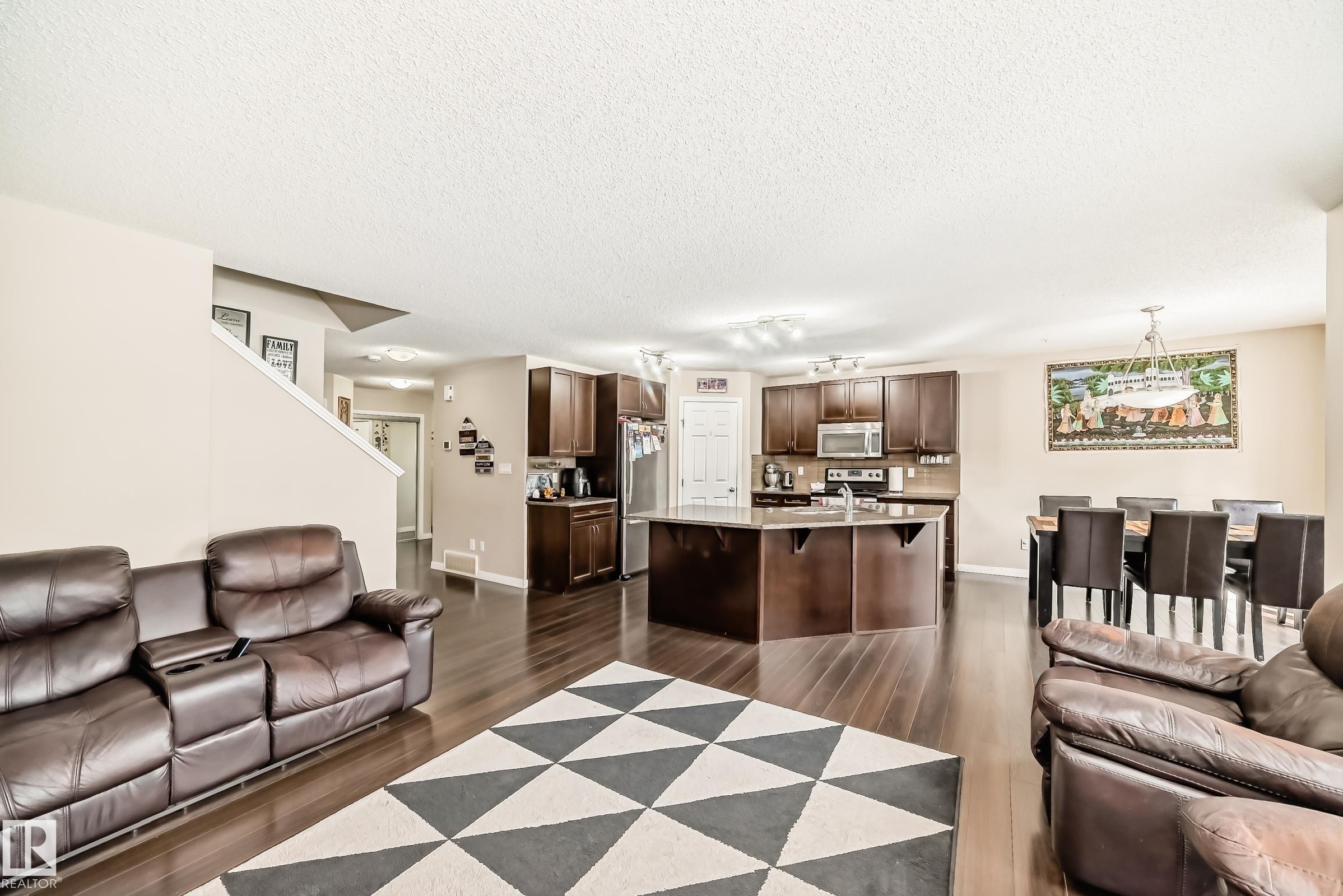 625 56 Street, Edmonton, AB - Indoor