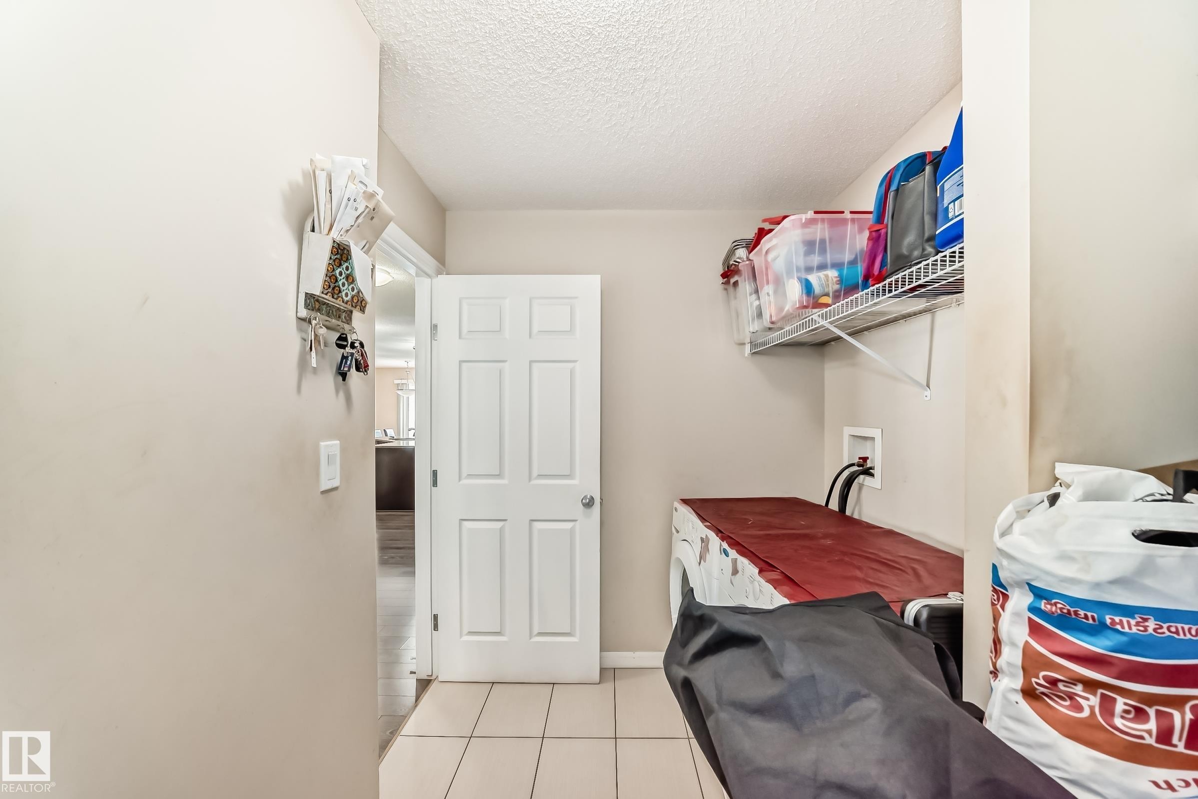 625 56 Street, Edmonton, AB - Indoor