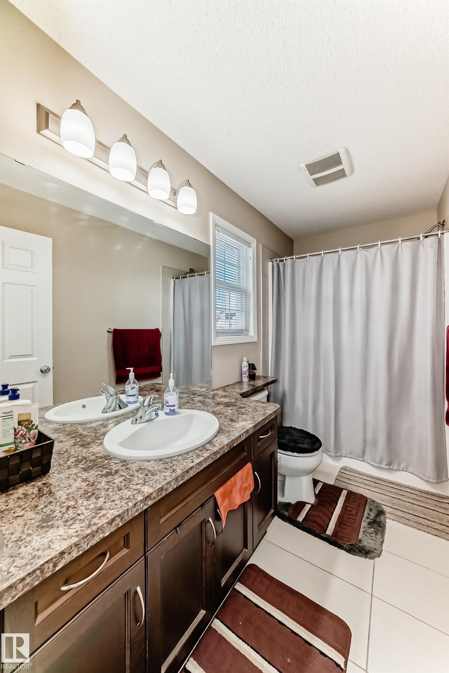 625 56 Street, Edmonton, AB - Indoor Photo Showing Bathroom